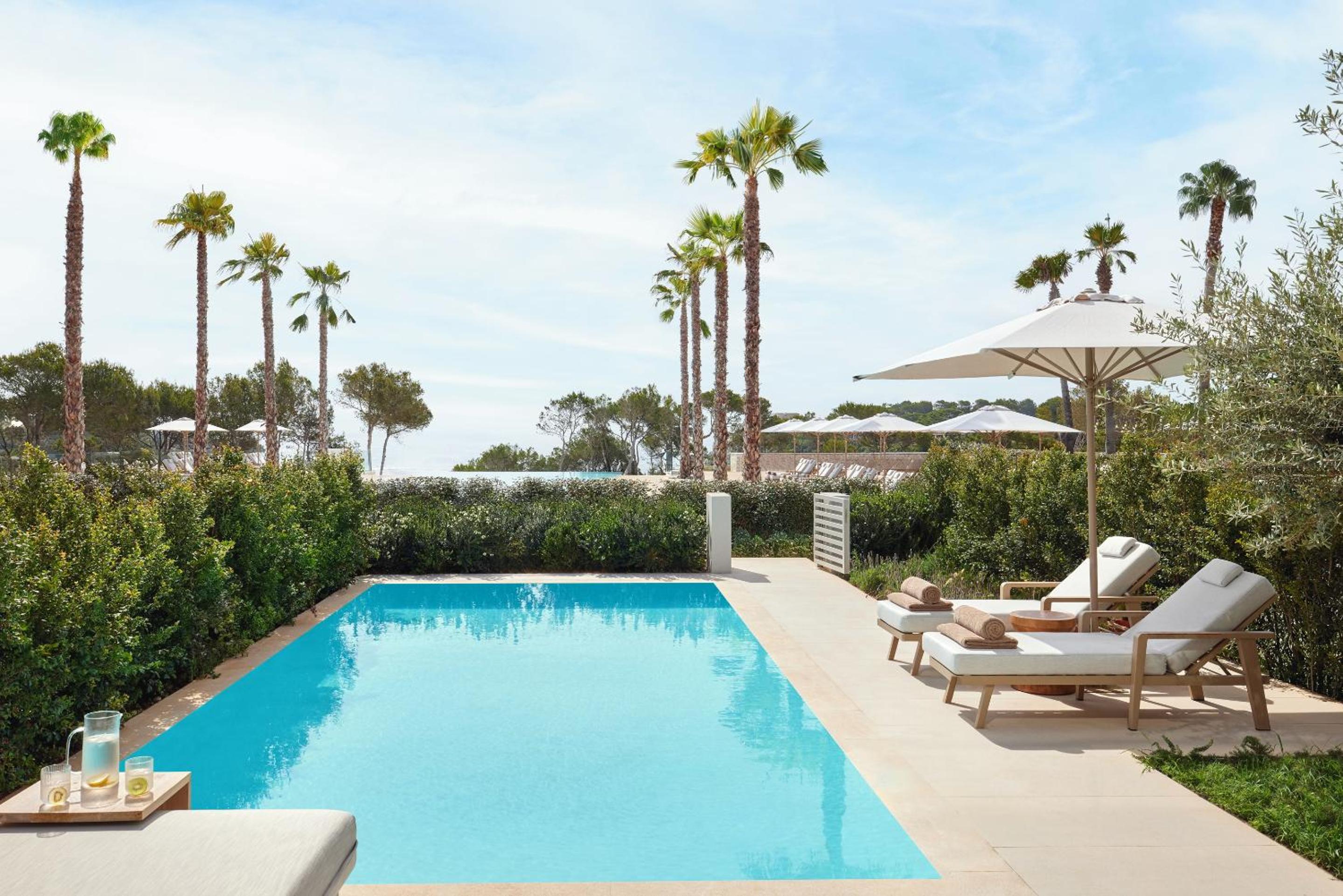 Deluxe One Bedroom Suite Private Pool Garden View