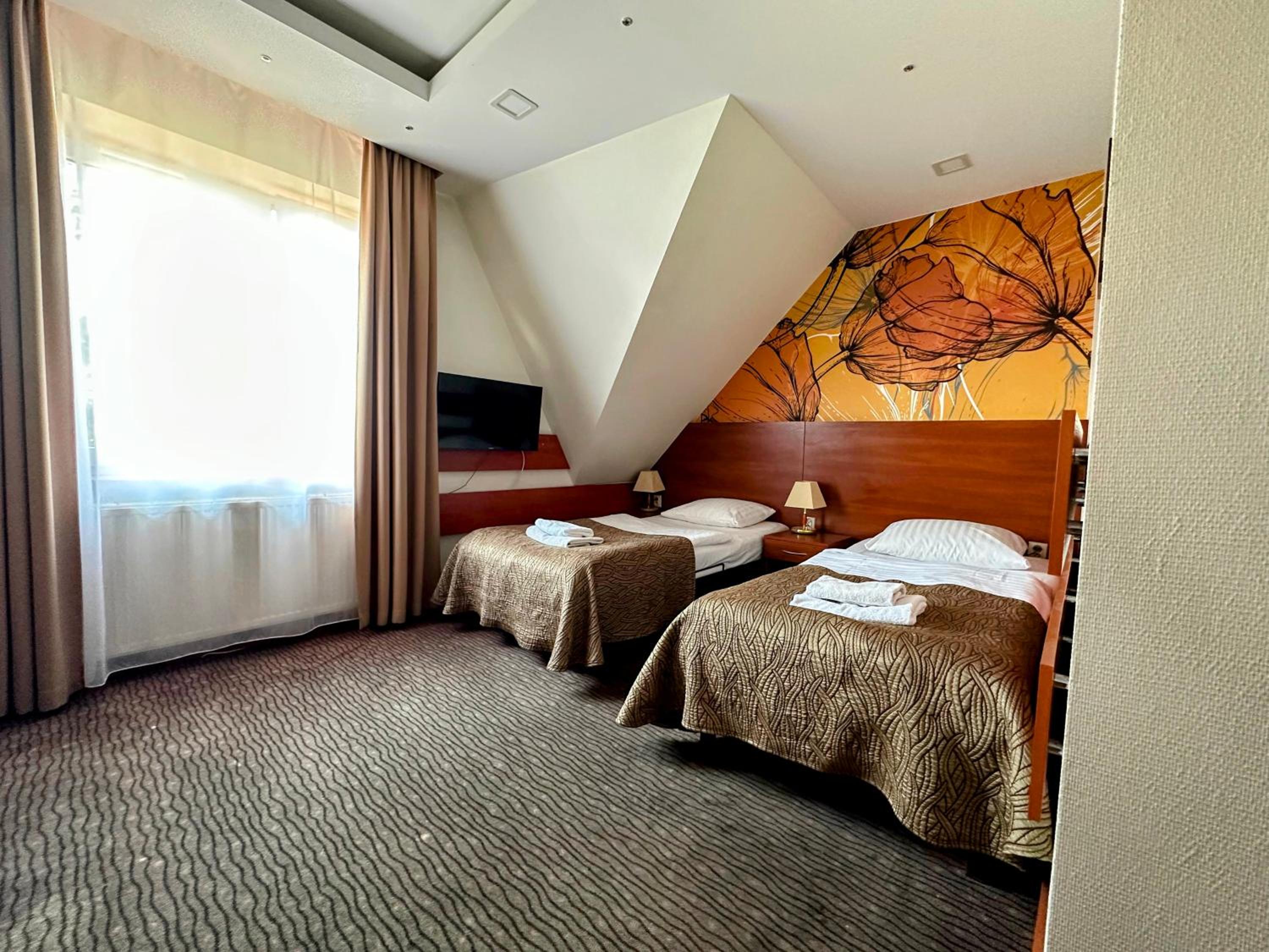 Double or Twin Room - Photo 18