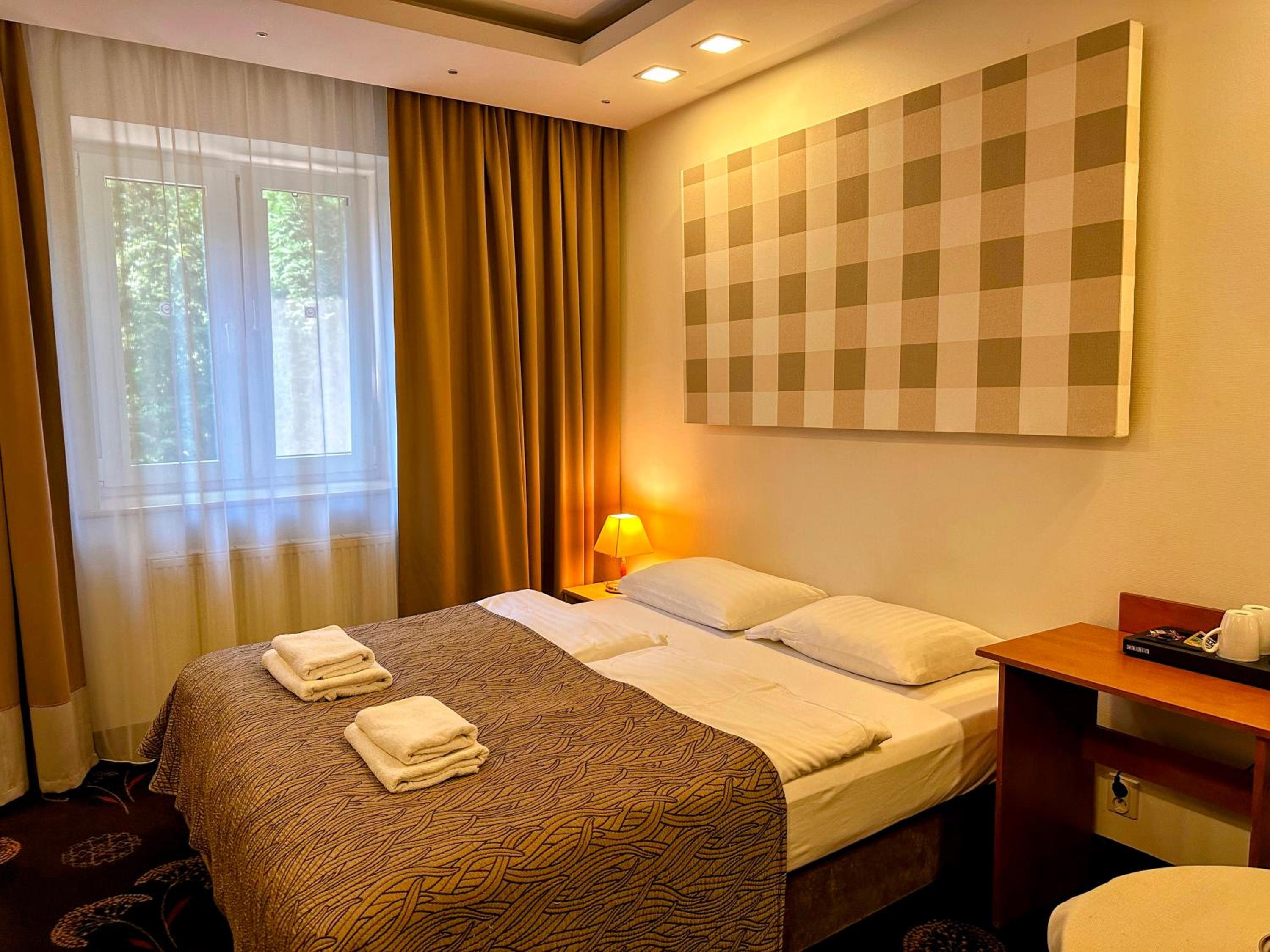 Double or Twin Room - Photo 20