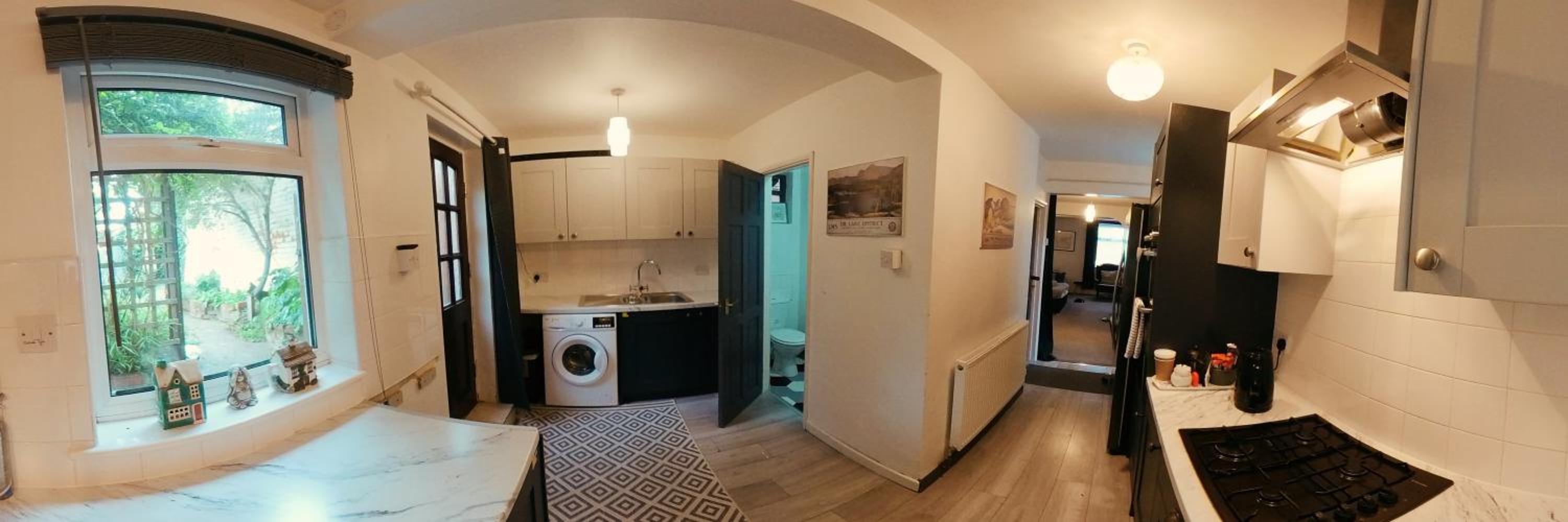 One-Bedroom Apartment photo 2
