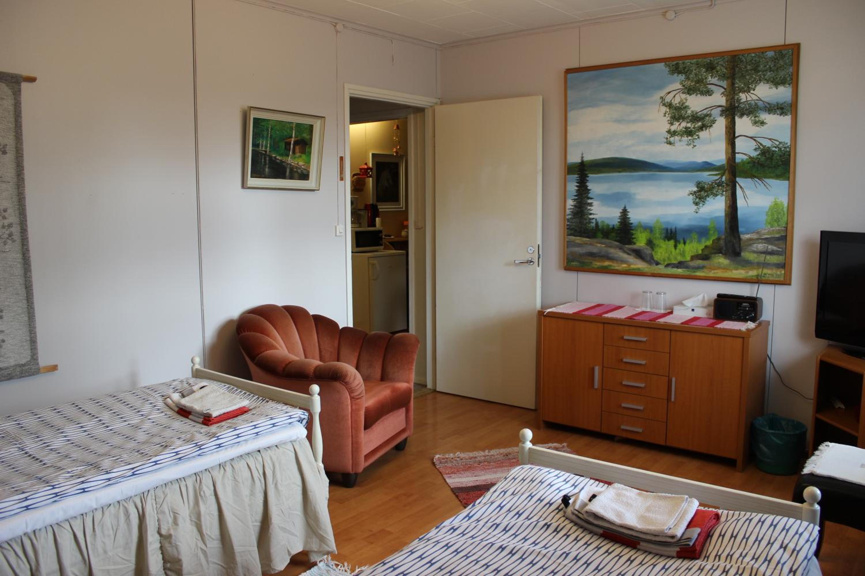 Deluxe Double Room with Shower - Photo 7