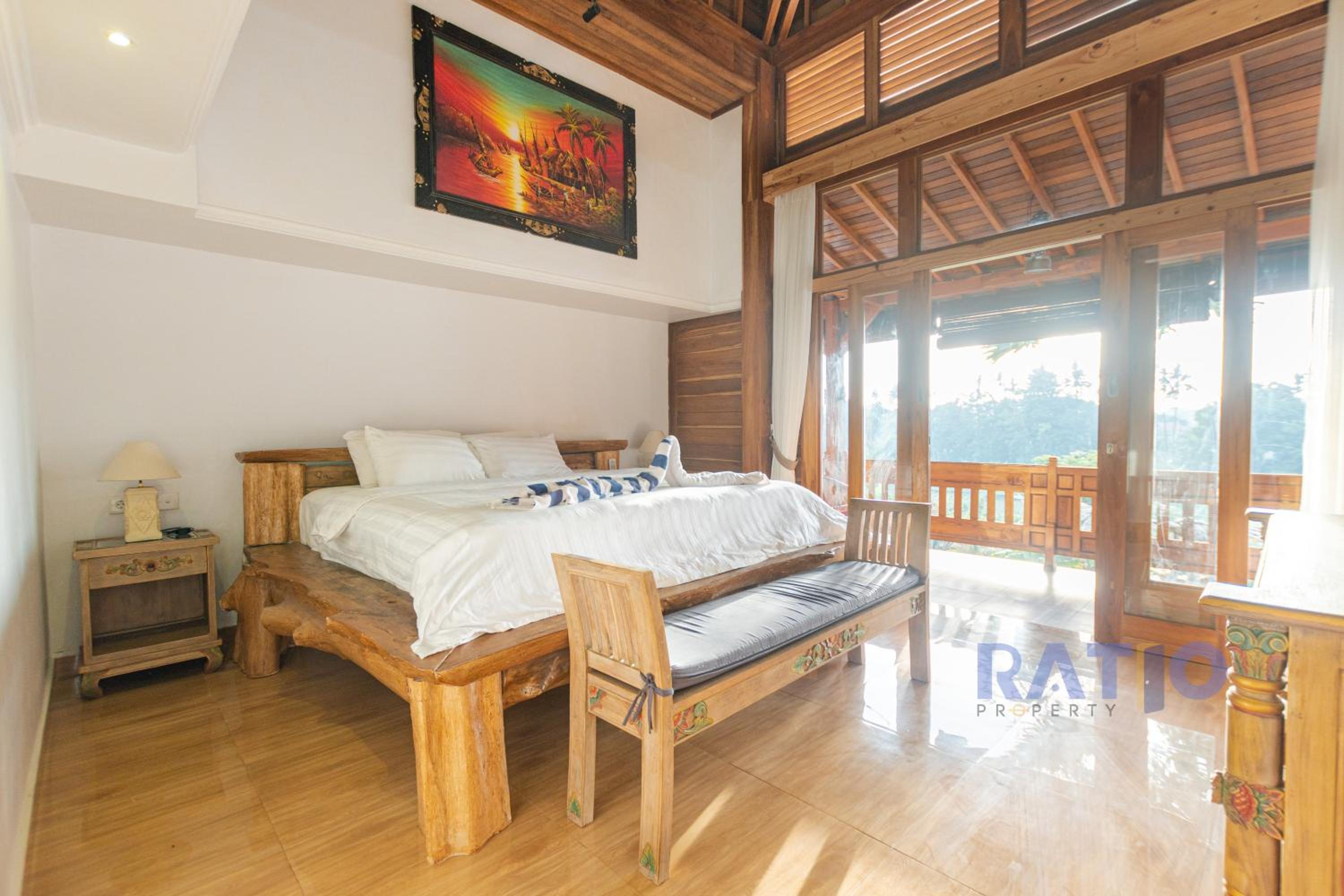 Three-Bedroom Villa photo 1