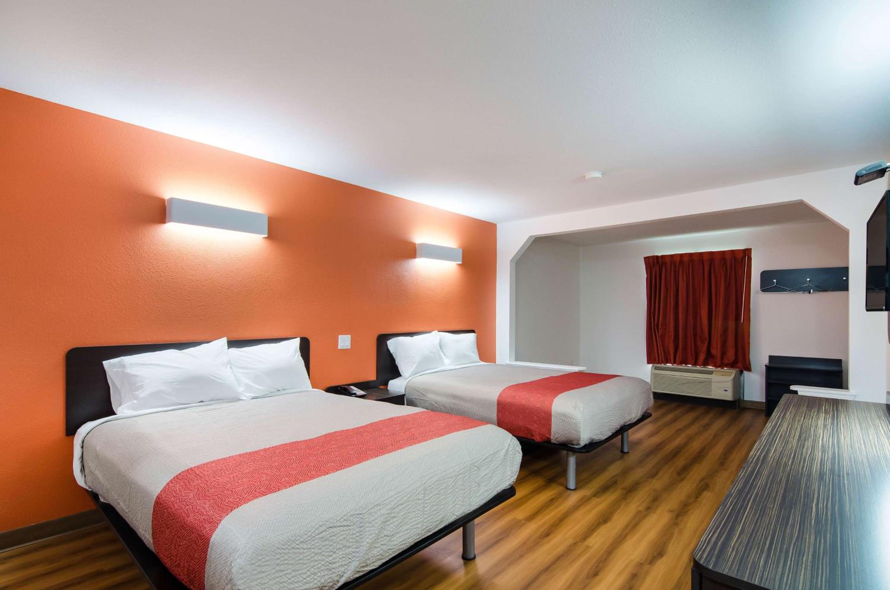 Deluxe Queen Room with Two Queen Beds - Non-Smoking