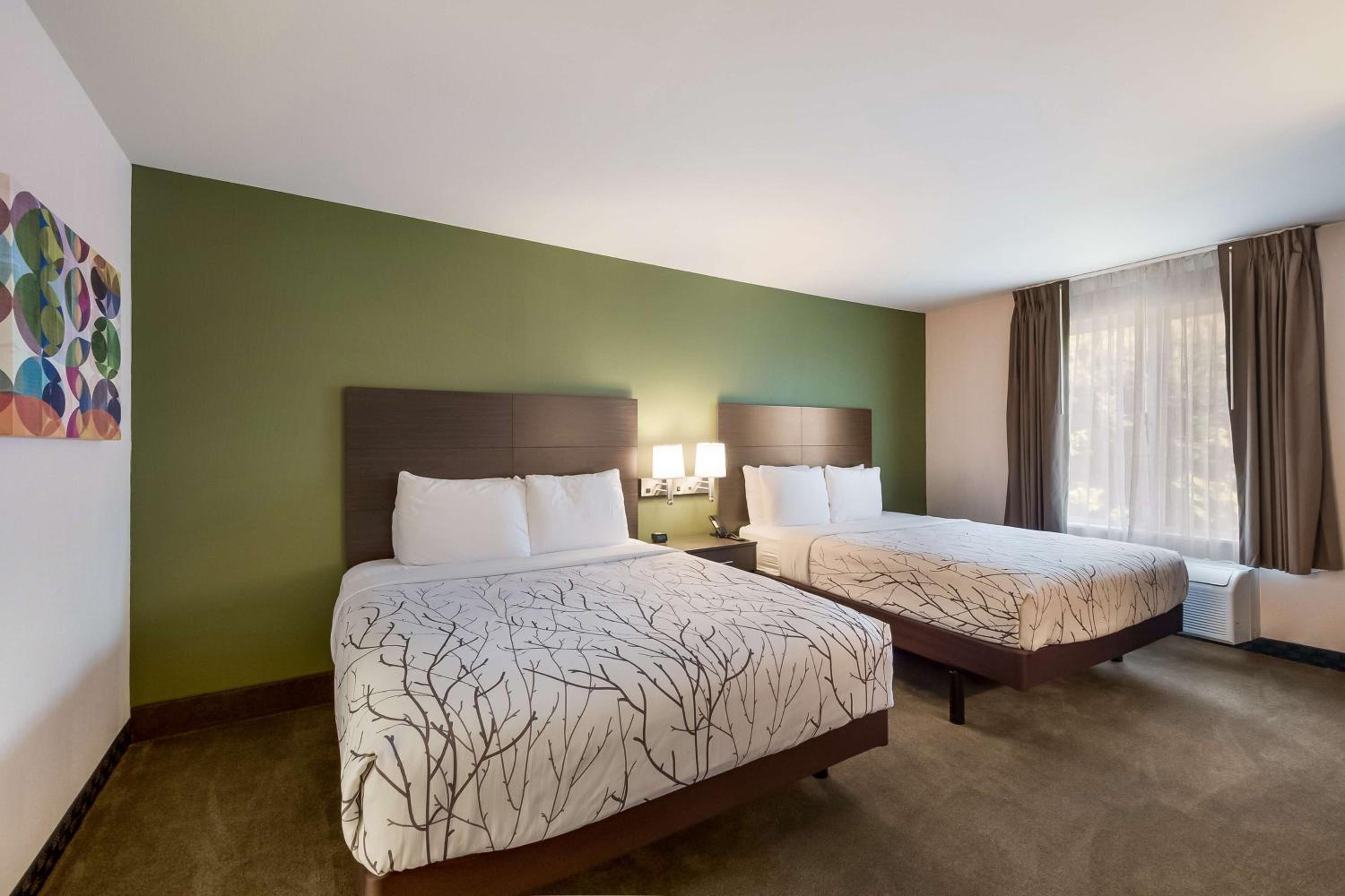 Queen Suite with Two Queen Beds - Photo 1