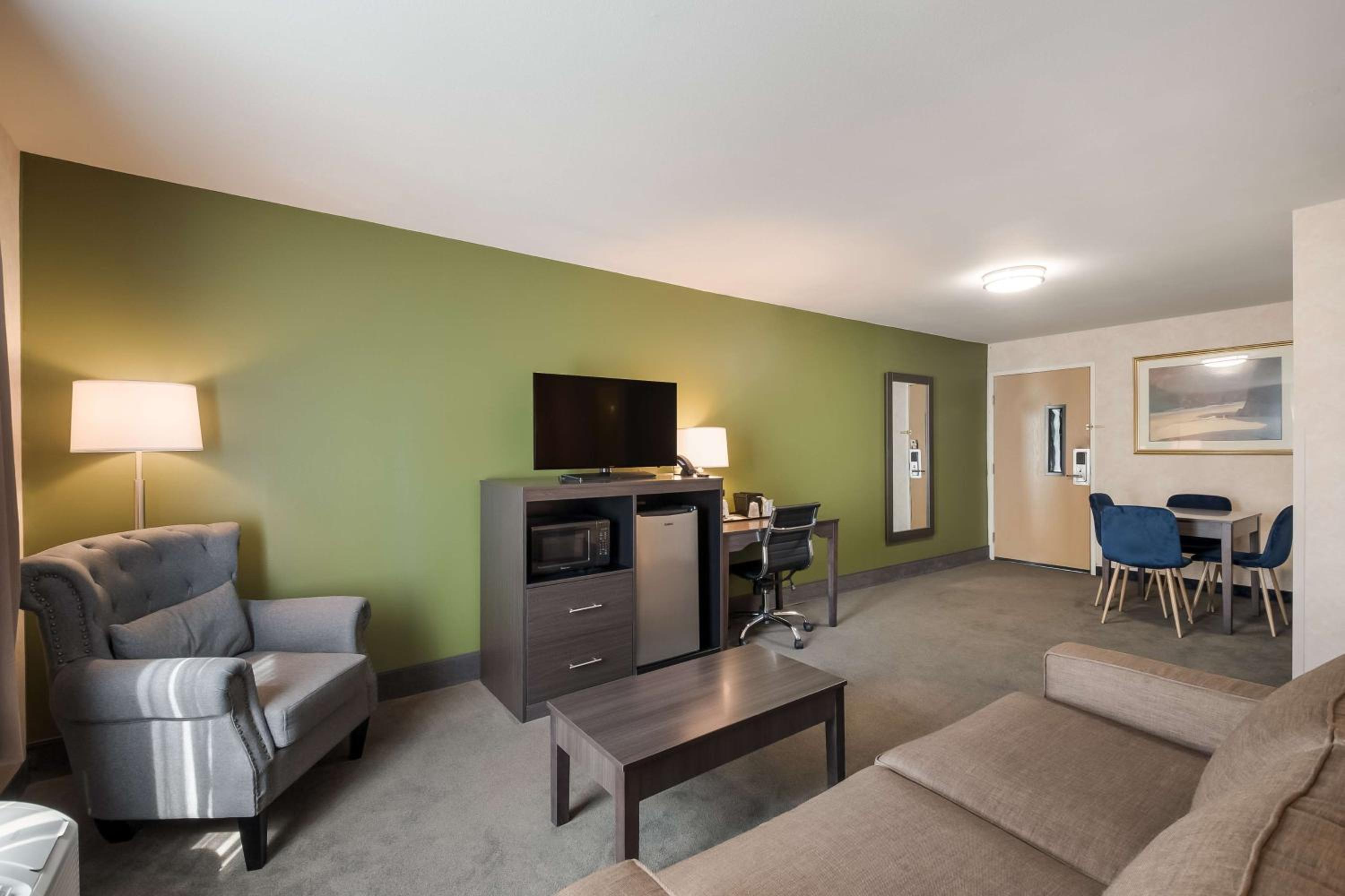 King Suite with Sofa Bed - Photo 3