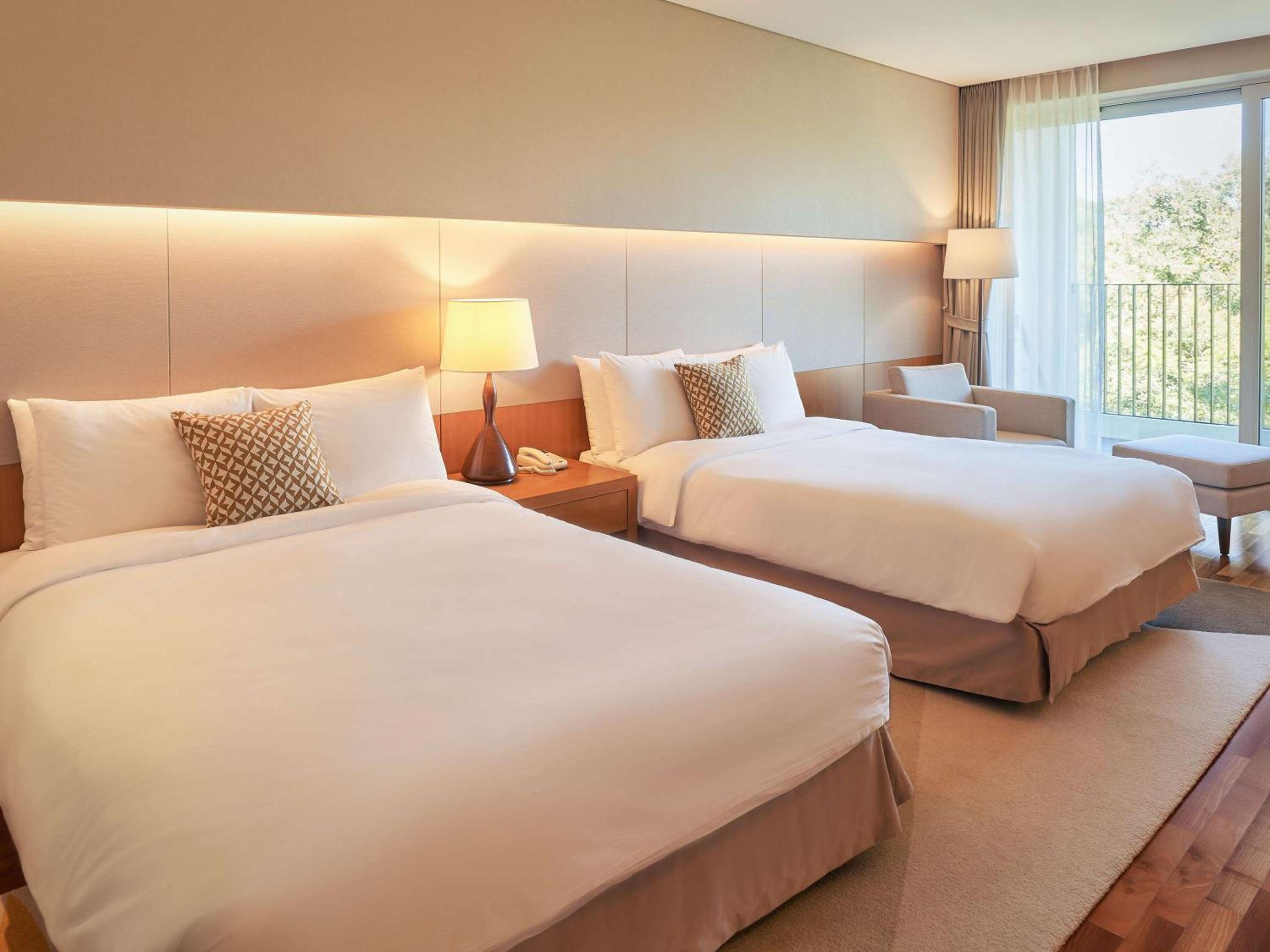 Deluxe Room With Pool Access - Photo 1
