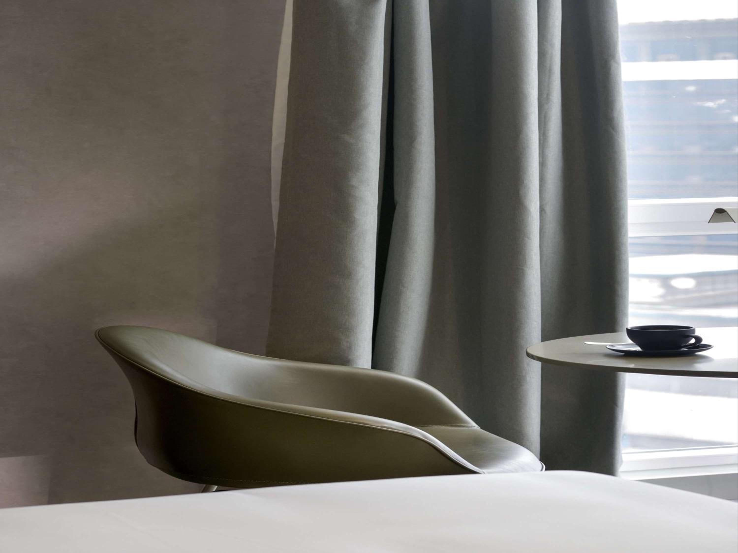 Standard Queen Room with River View - Photo 7
