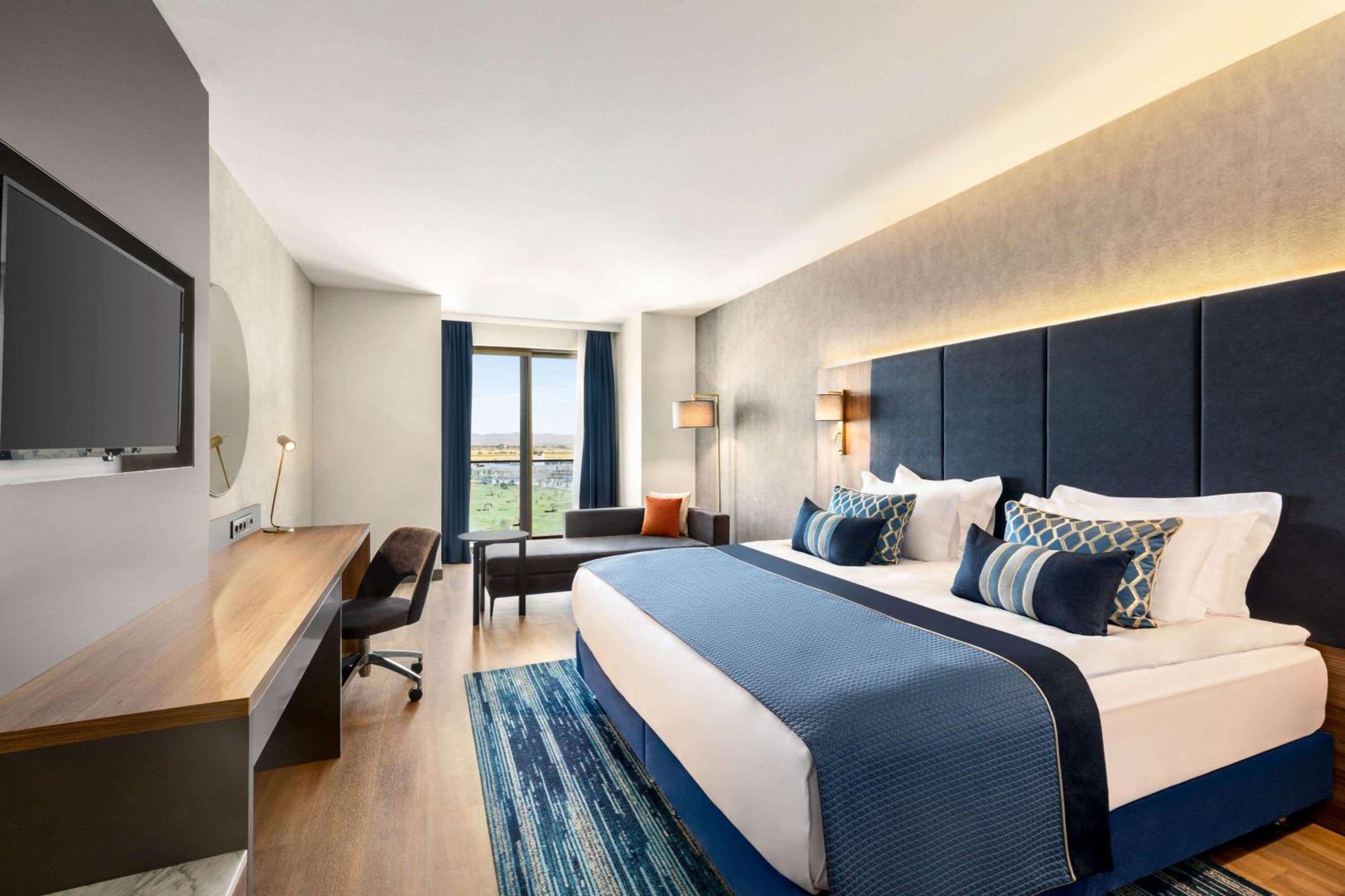 Deluxe Room - Photo 1