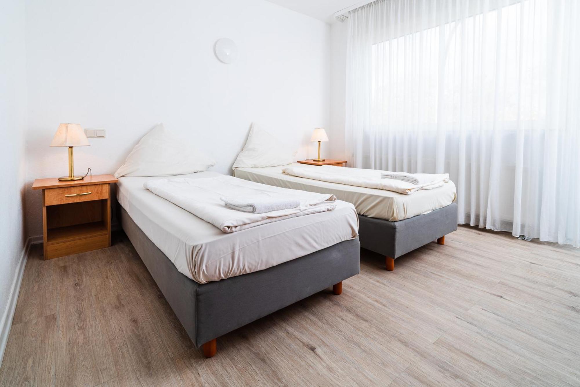 Twin Room - Photo 2