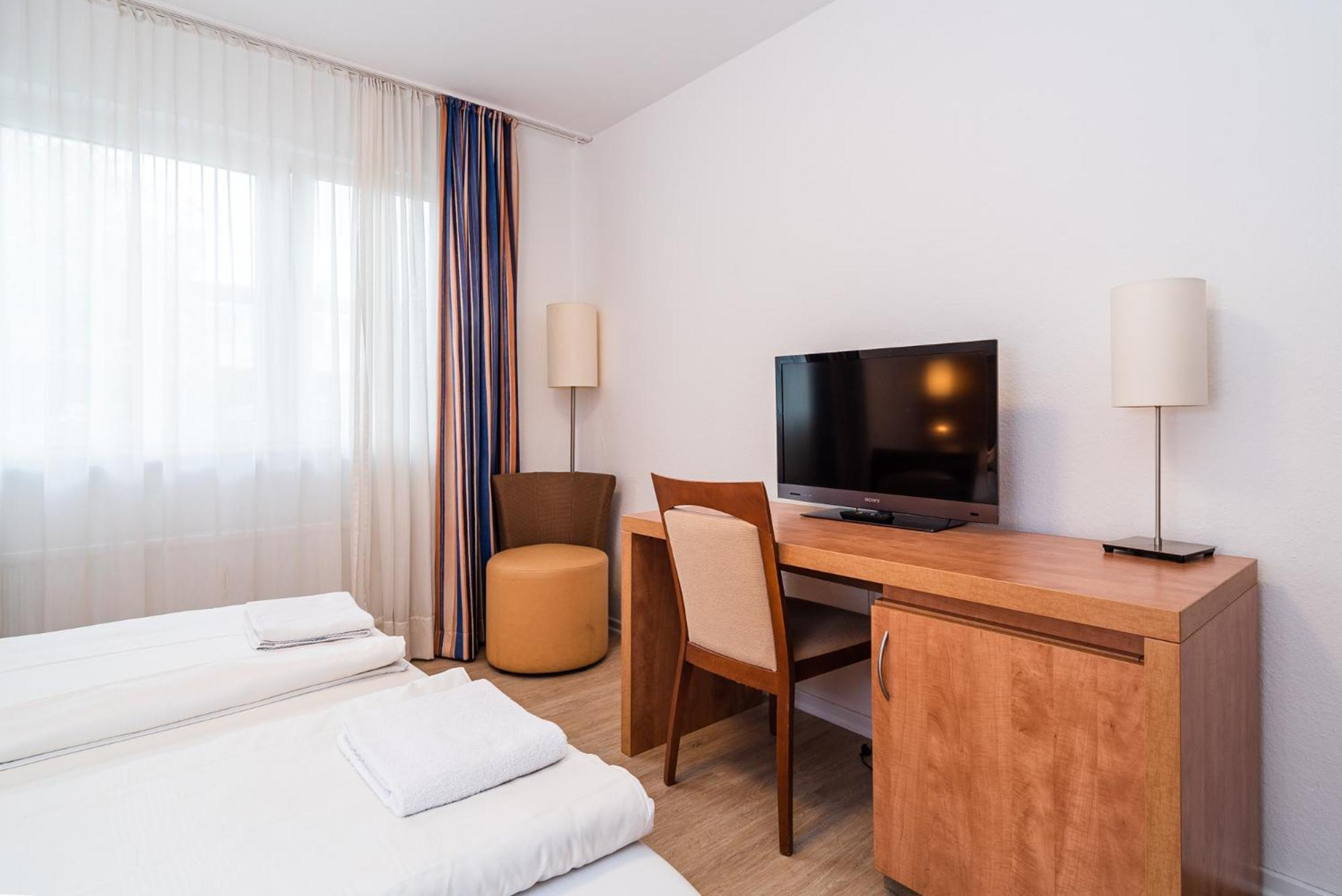 Double Room - Photo 5