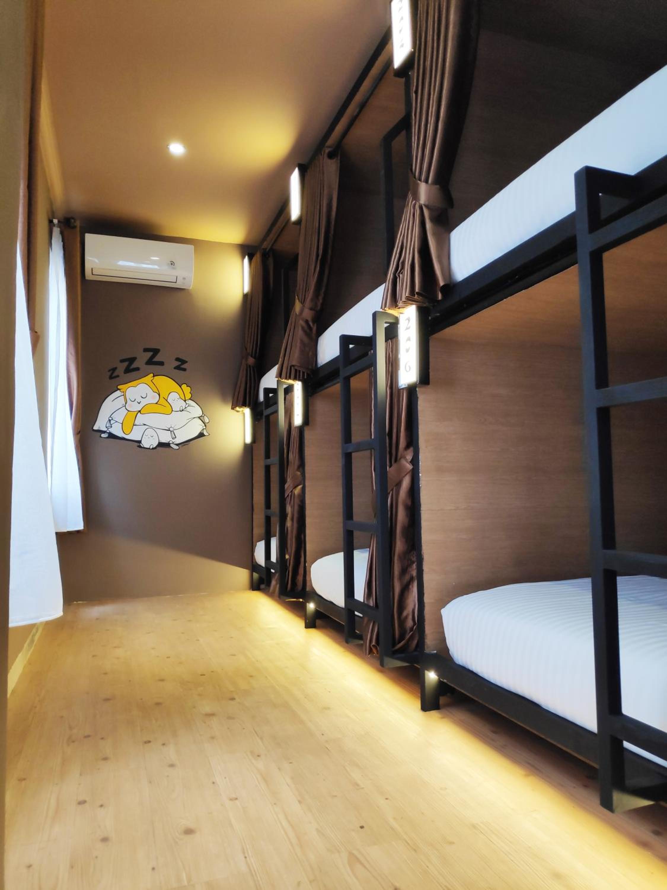 Bed In 6-Bed Mixed Dormitory Room