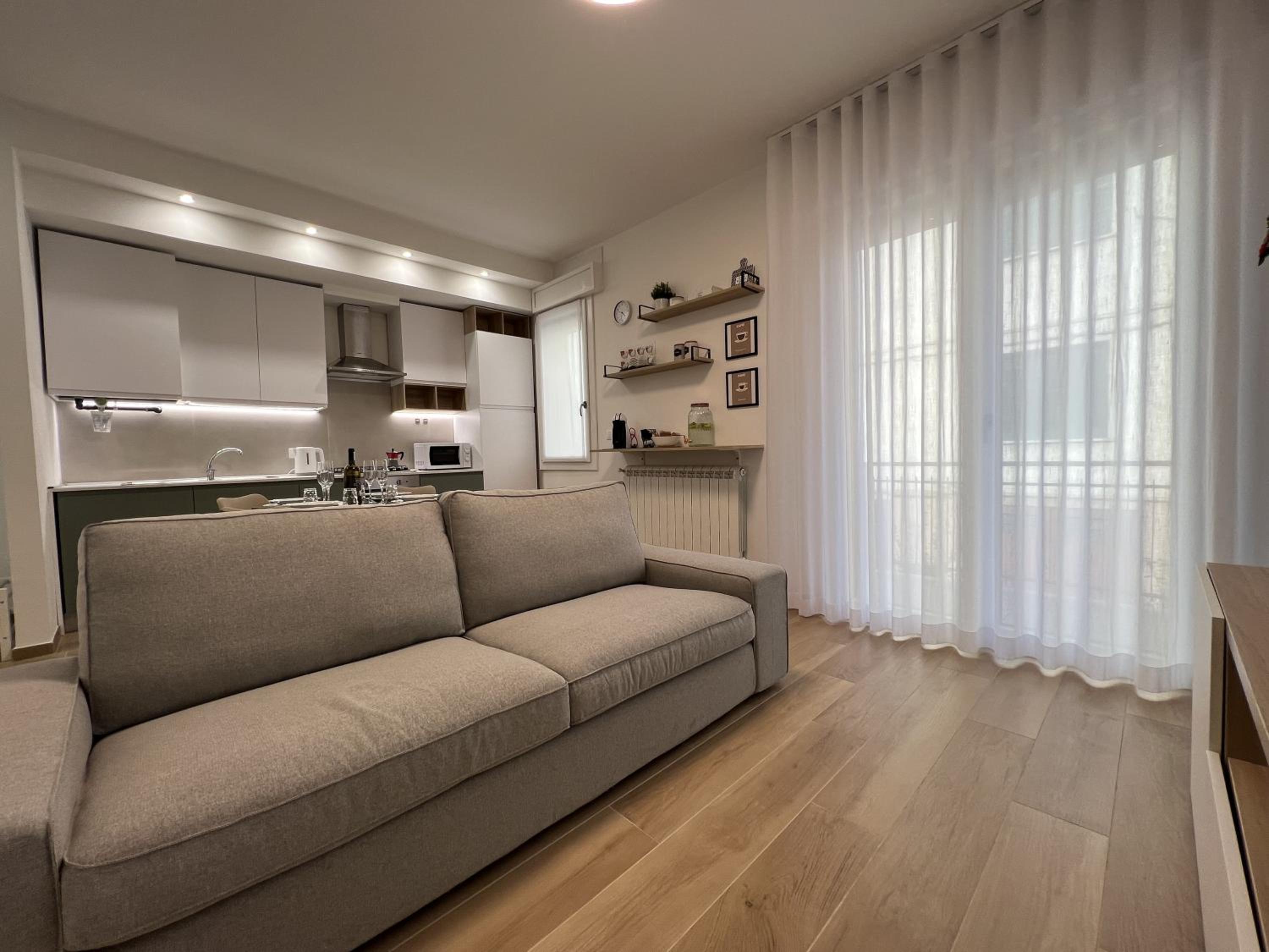 Two-Bedroom Deluxe Apartment with Balcony