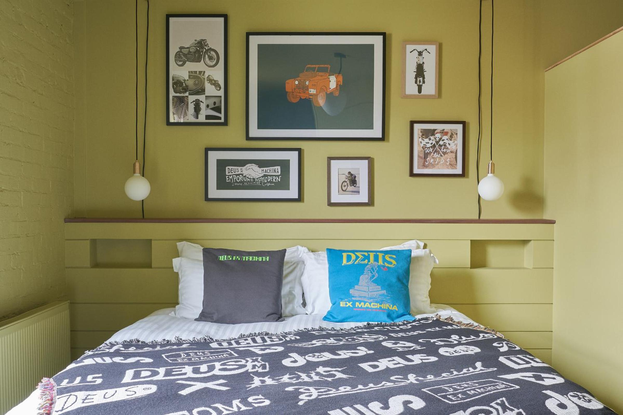 Deluxe Queen Room