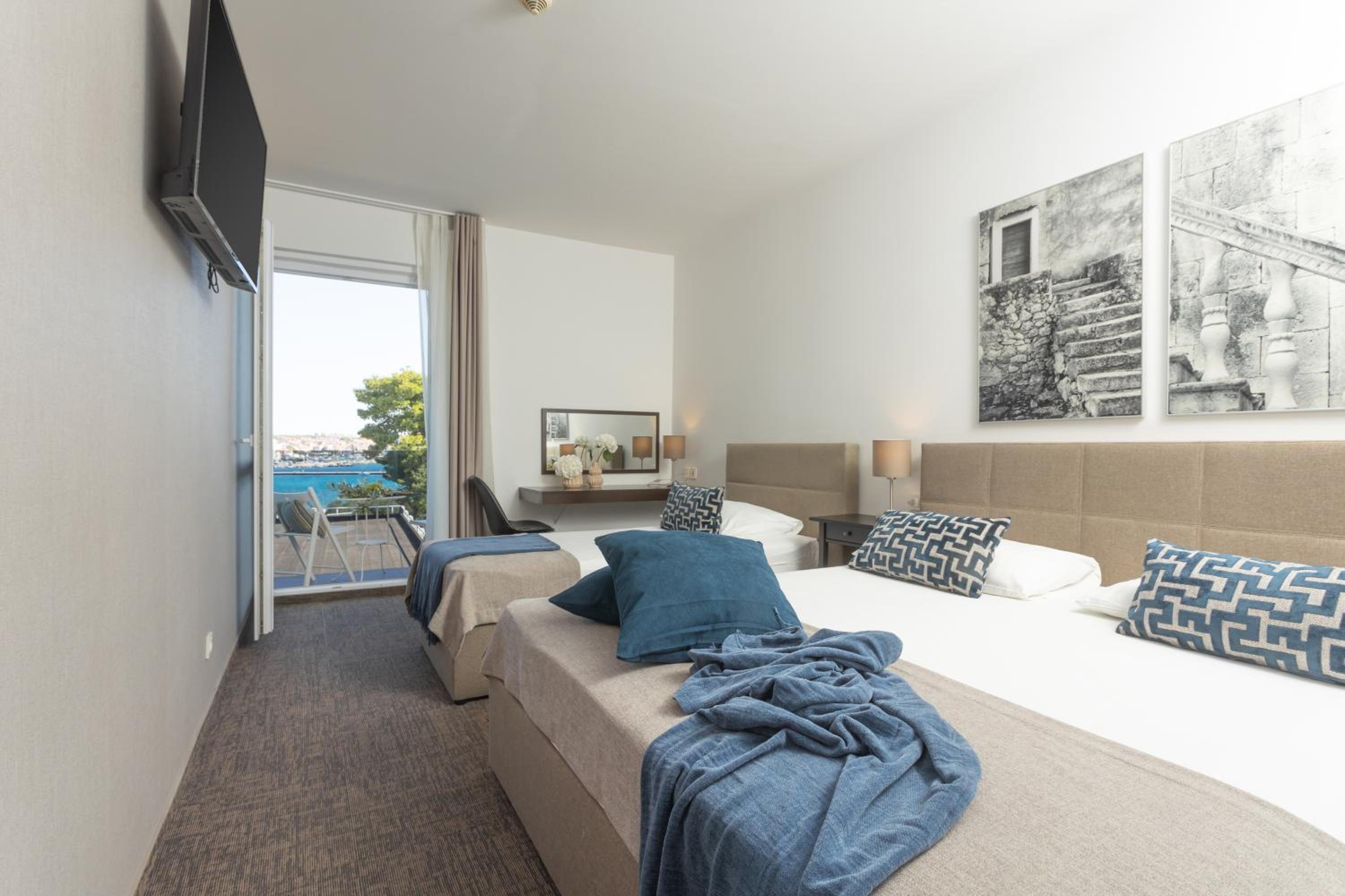 Superior Double Room with Balcony - Sea Side - Photo 1