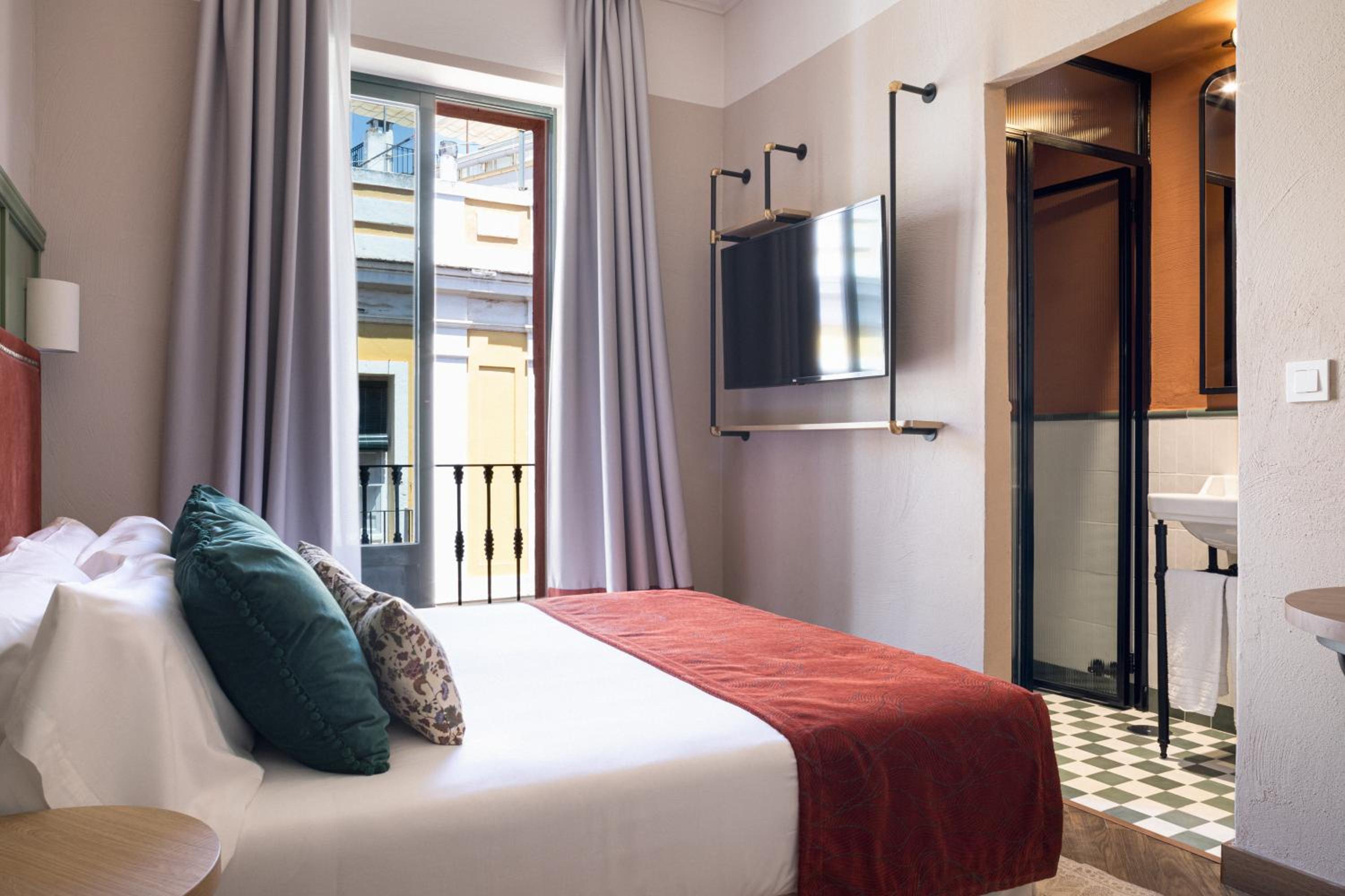 Double Room - Photo 5