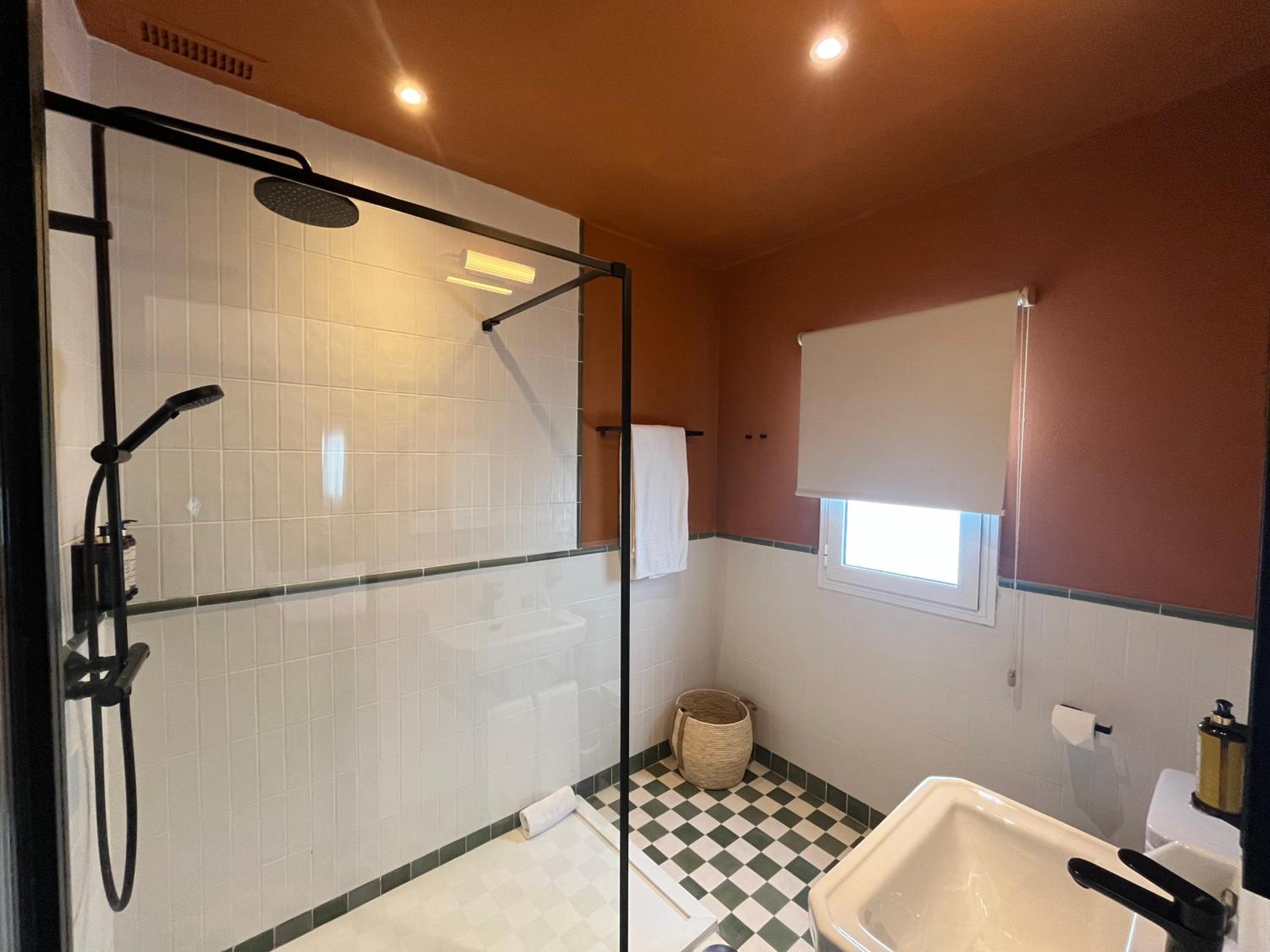 Double Room - Photo 14