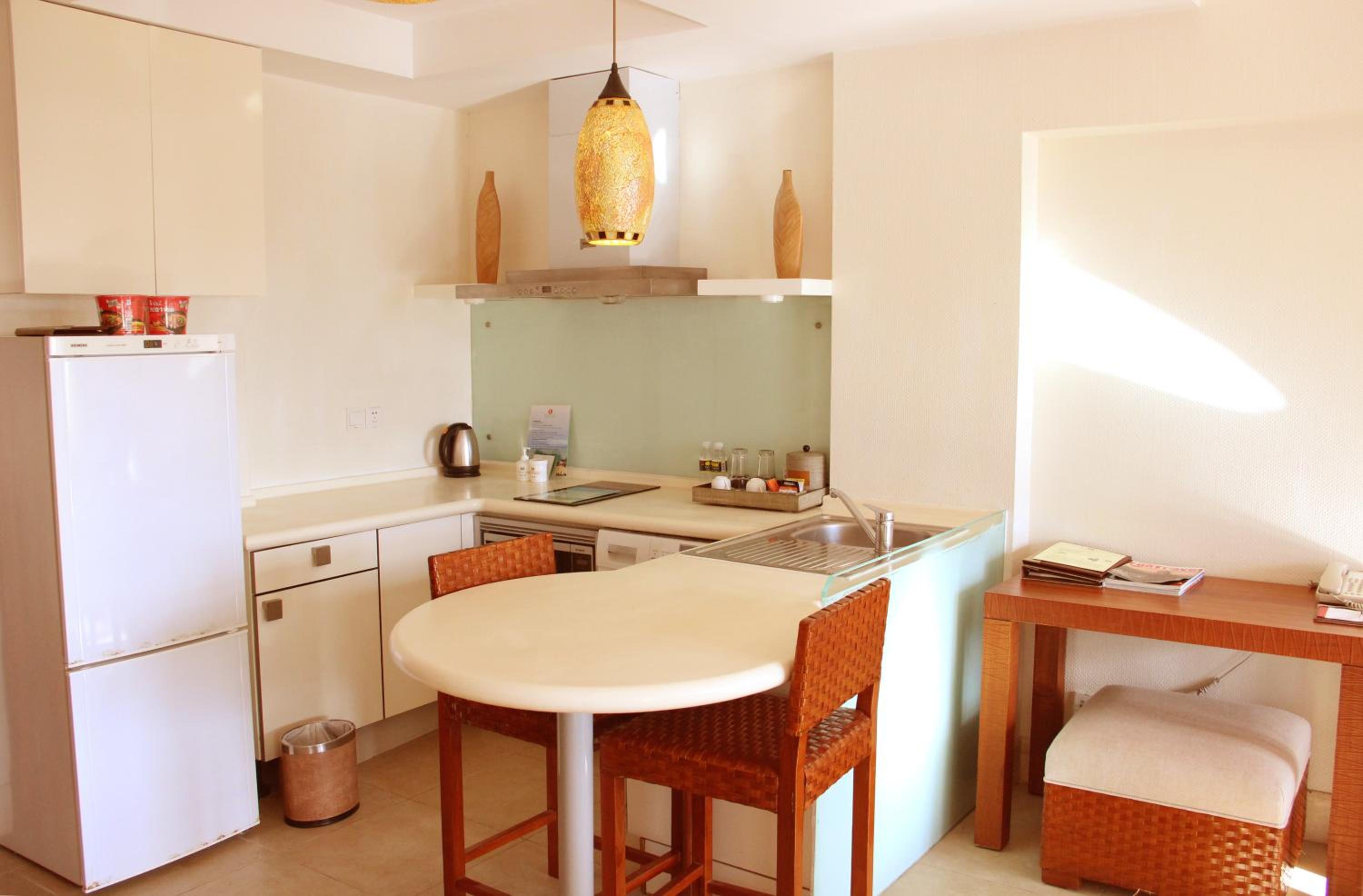 Deluxe Studio With Ocean View And Kitchen & Cooking Ware And Washer/Dryers photo 3