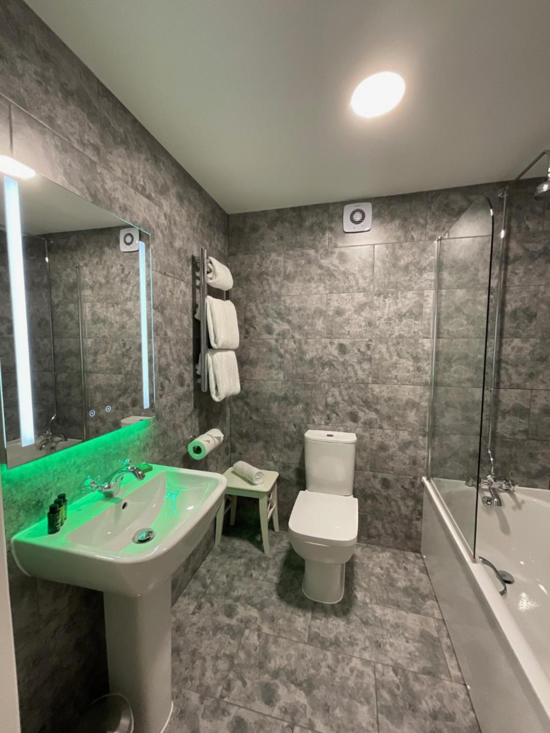 Executive King Room with River View - Photo 2