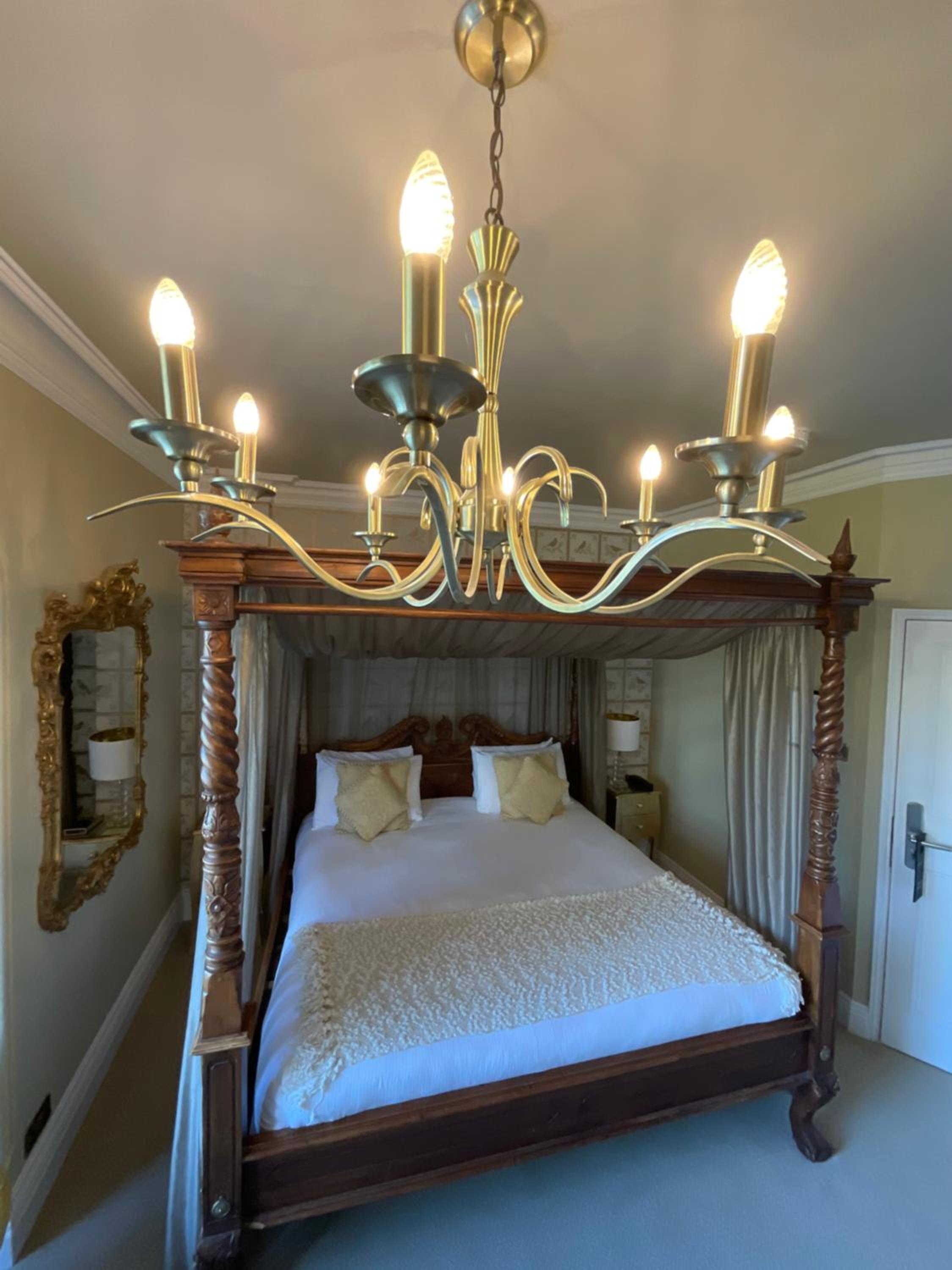 Deluxe King Room with River View - Photo 7