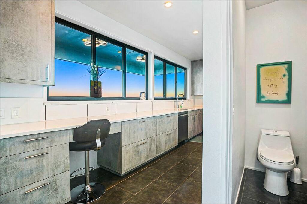 Three-Bedroom House photo 2