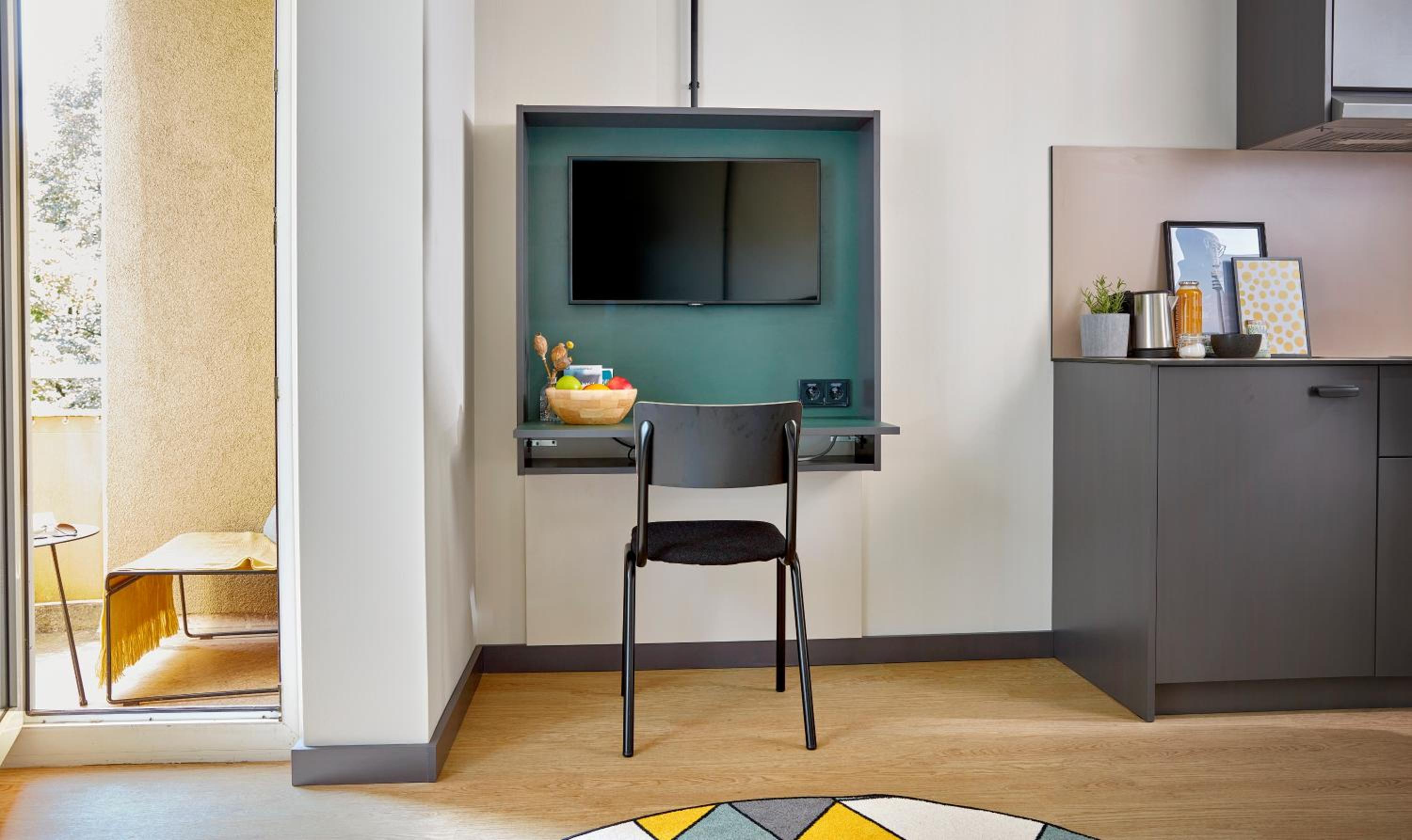 Deluxe Double Apartment with balcony - Long Stay
