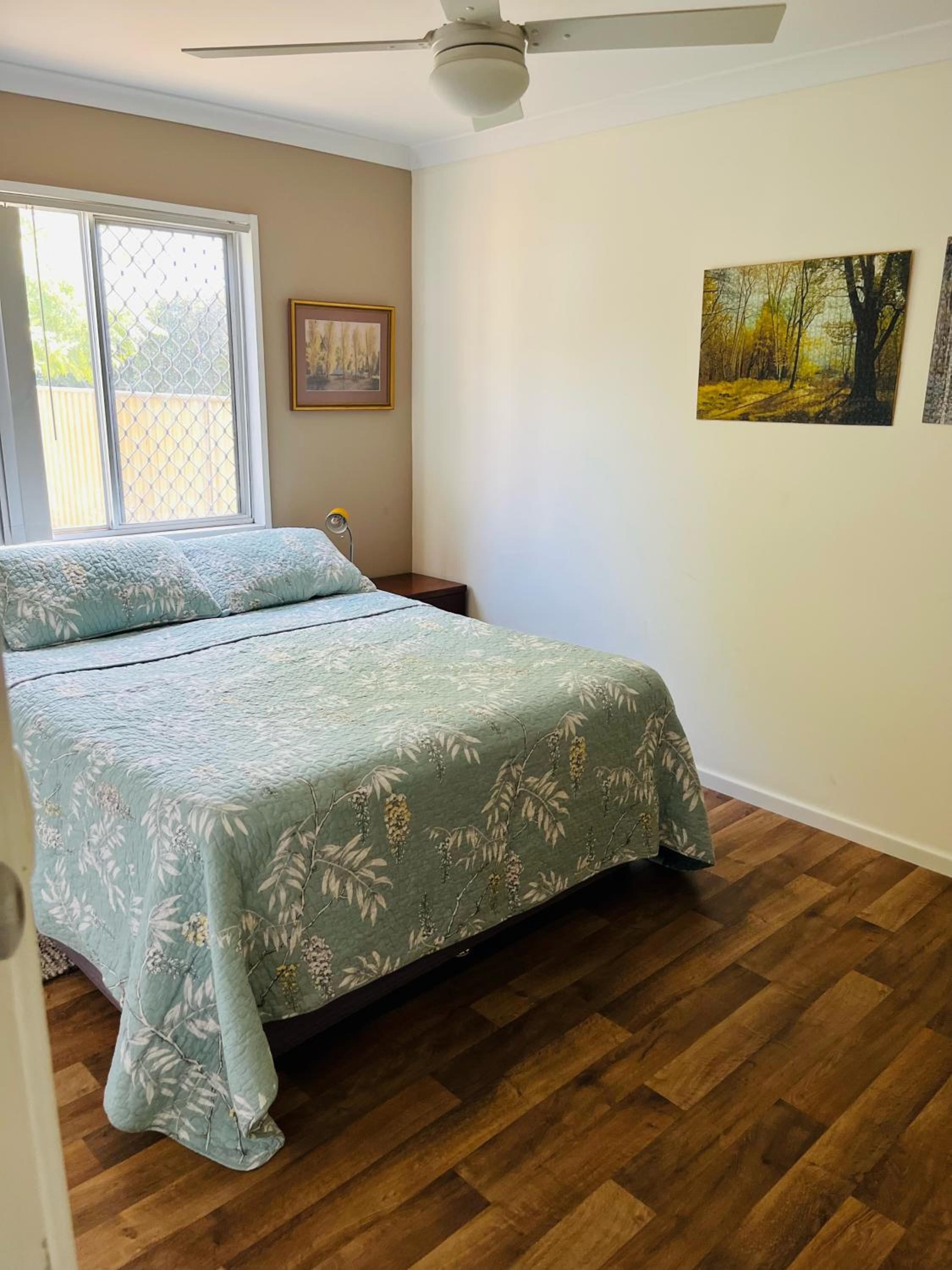 Three-Bedroom House photo 3