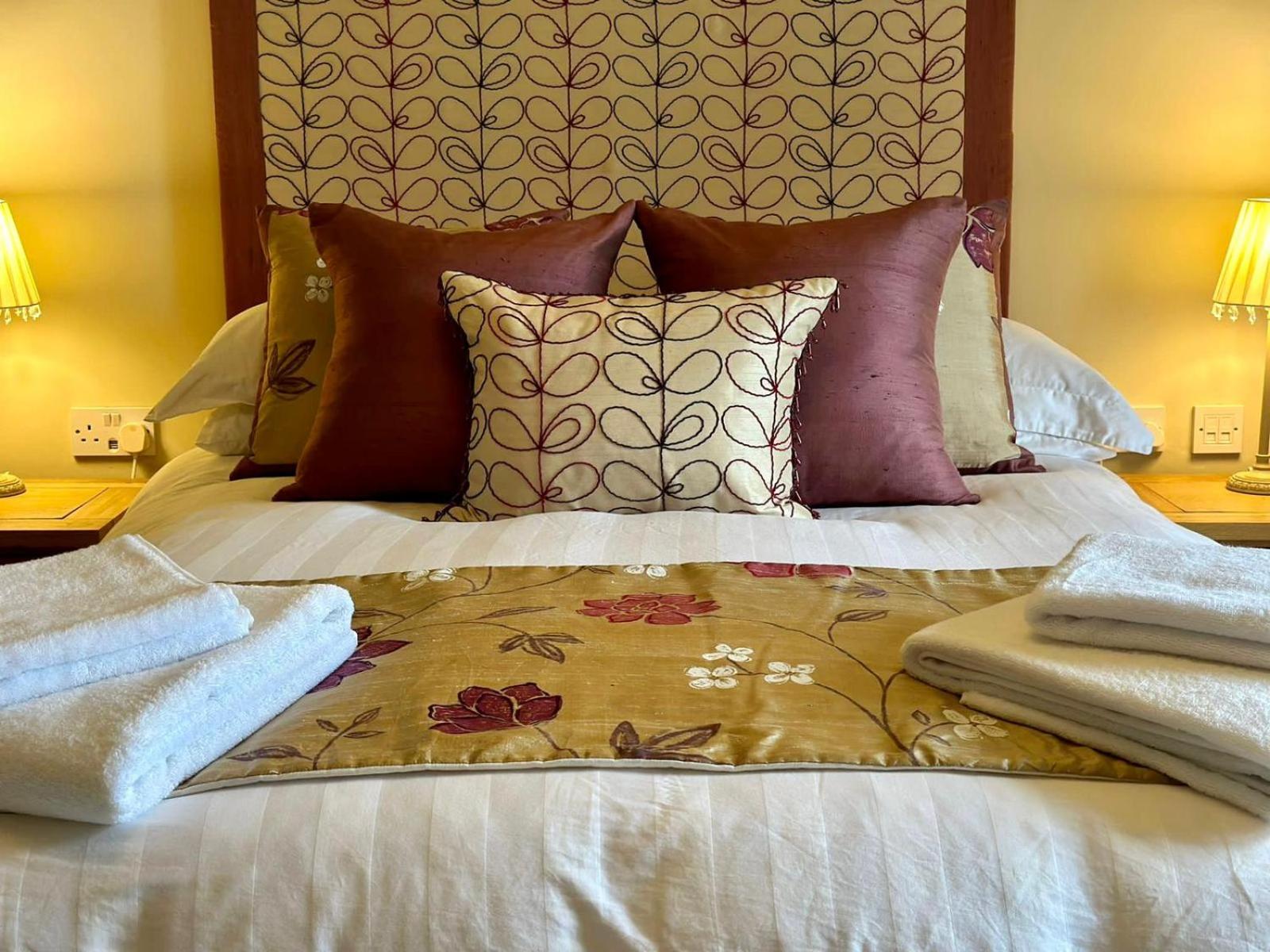 Double Room with Shared Bathroom