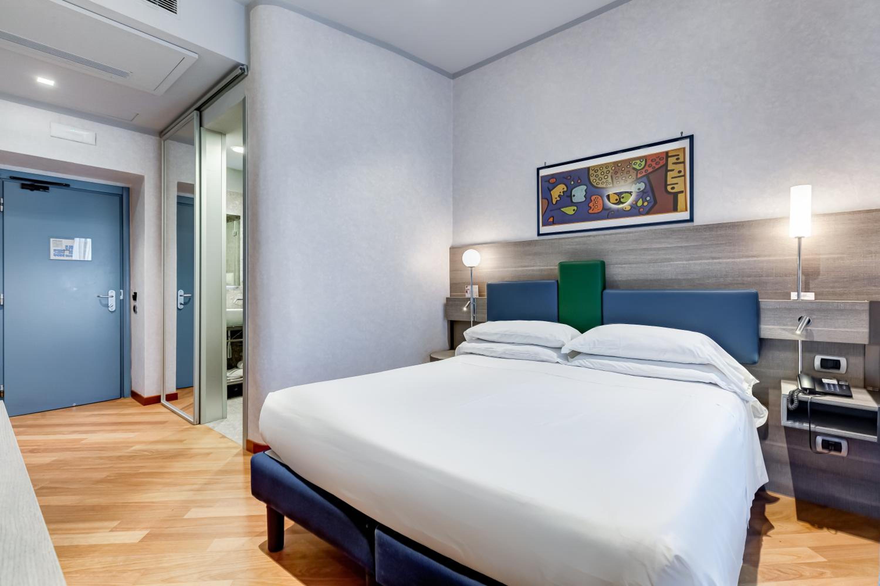 Superior King Room - Photo 1