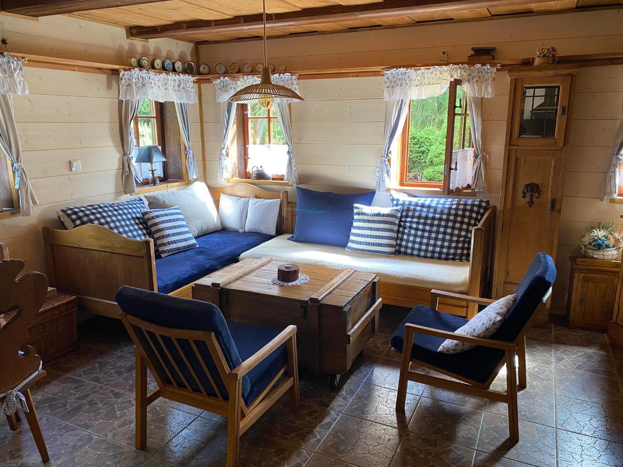 Five-Bedroom House photo 1