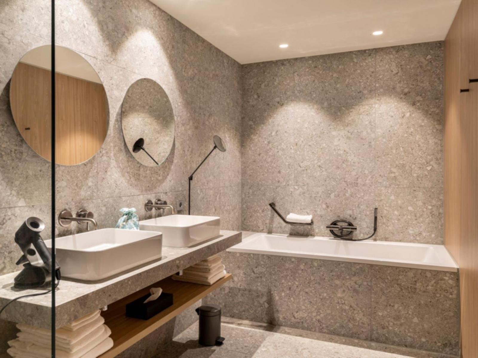 King Suite - Photo 6