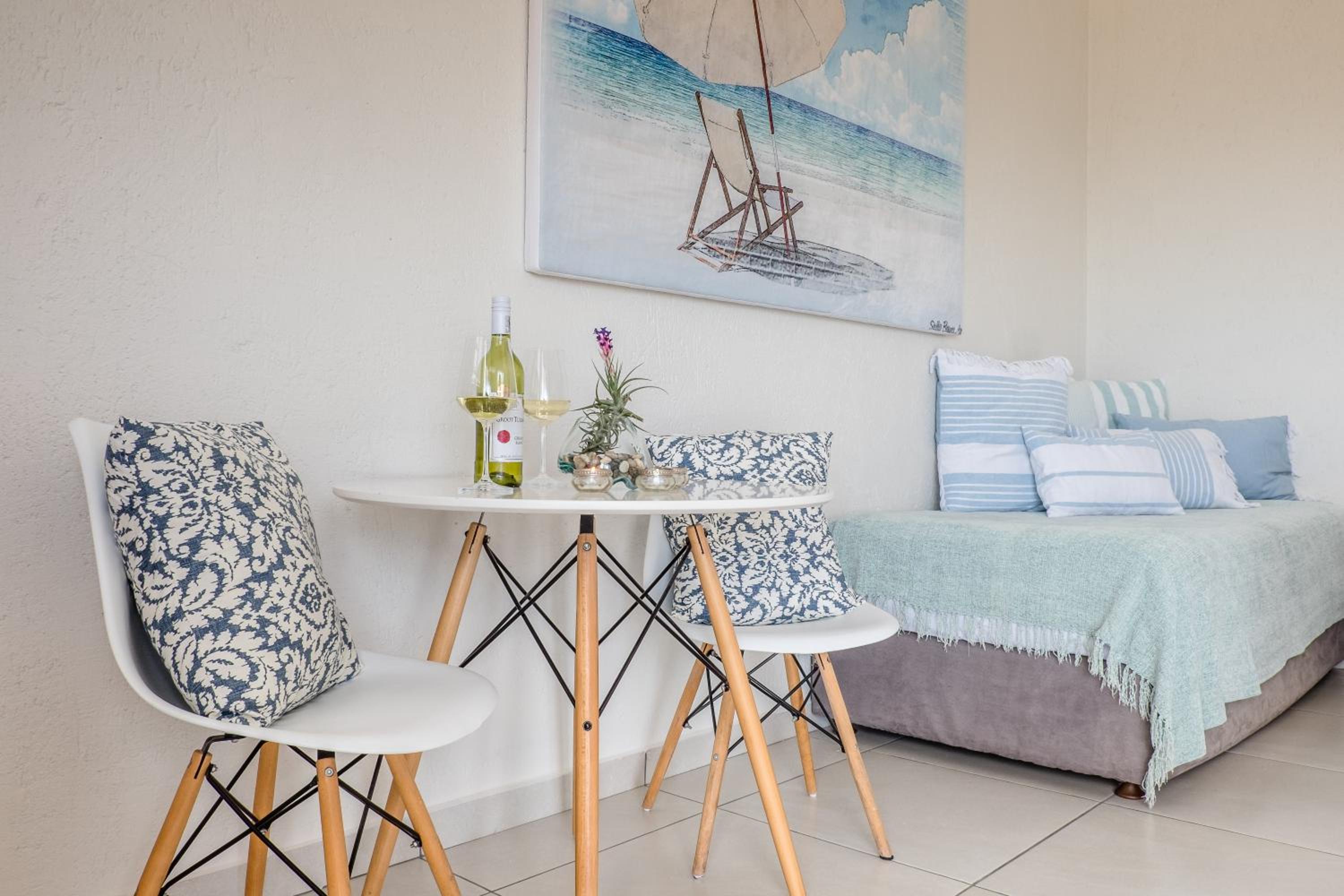 Queen Room with Sea View - Photo 20