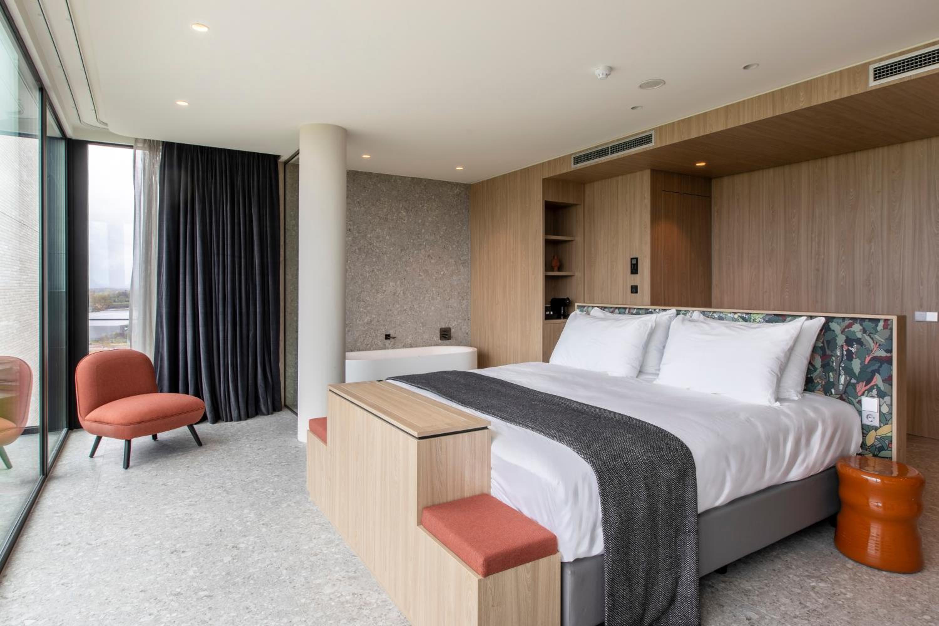 King Room with Spa Bath - Photo 2