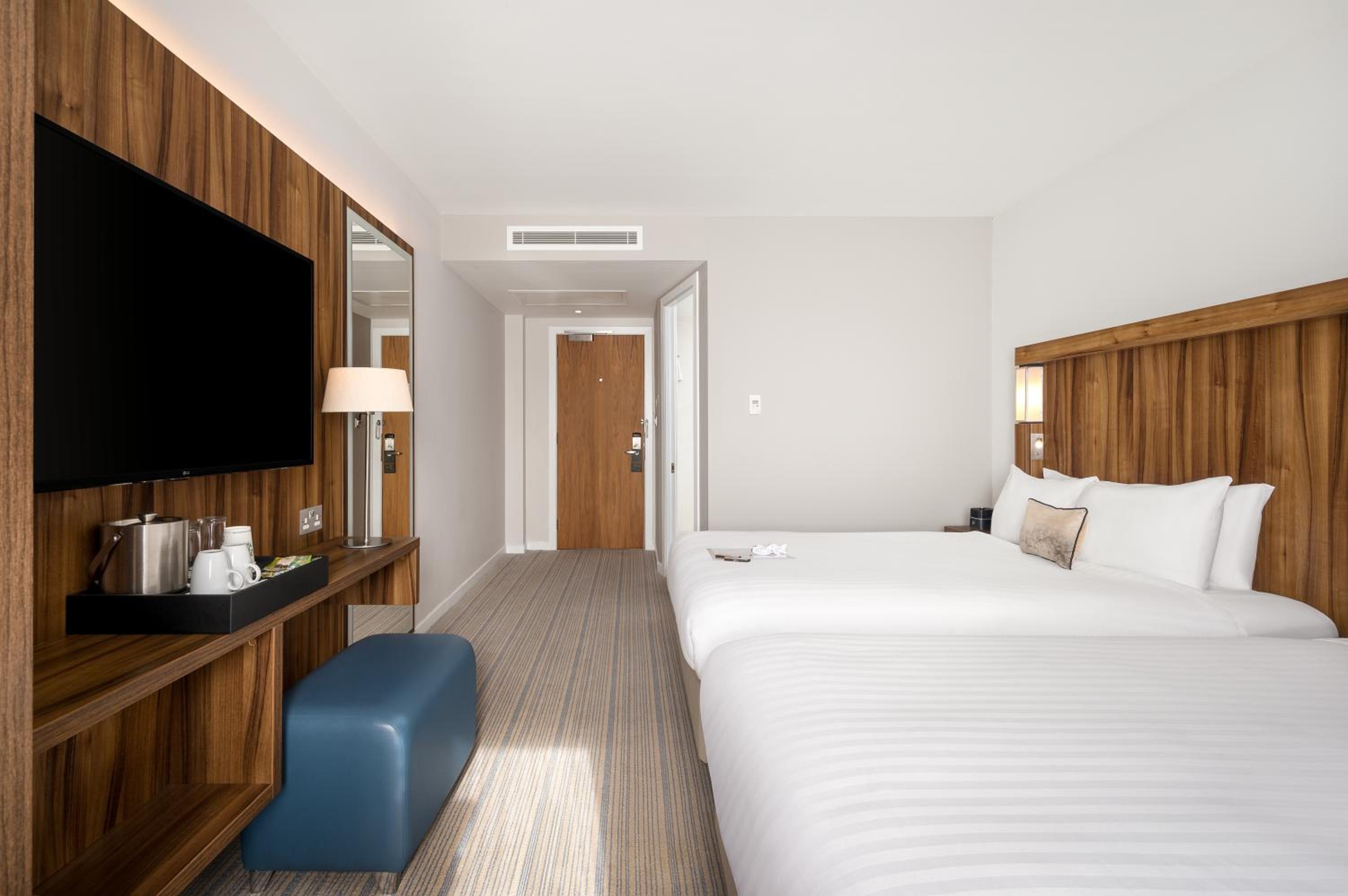 Family Room with Two Double Beds - Photo 2