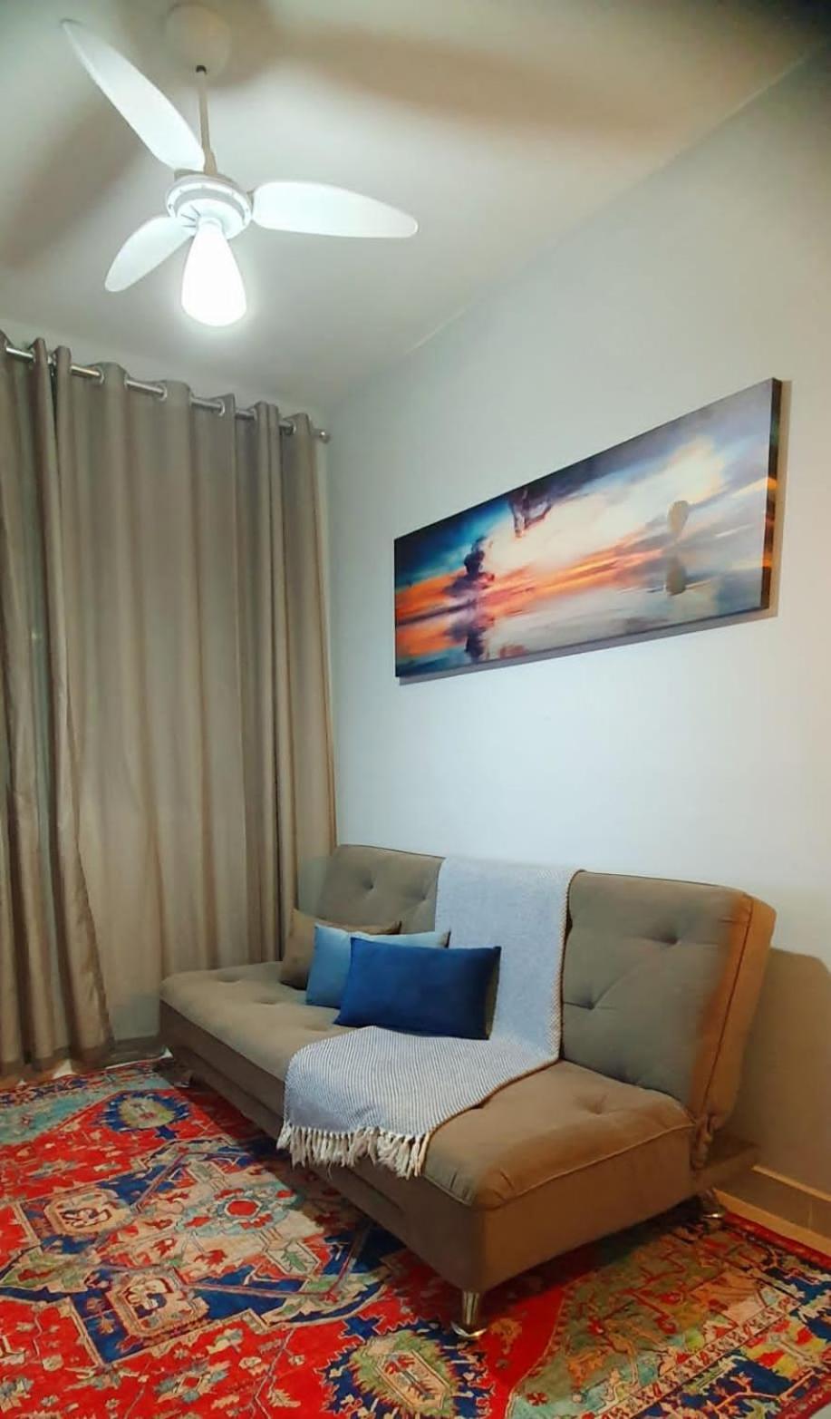 One-Bedroom Apartment photo 1