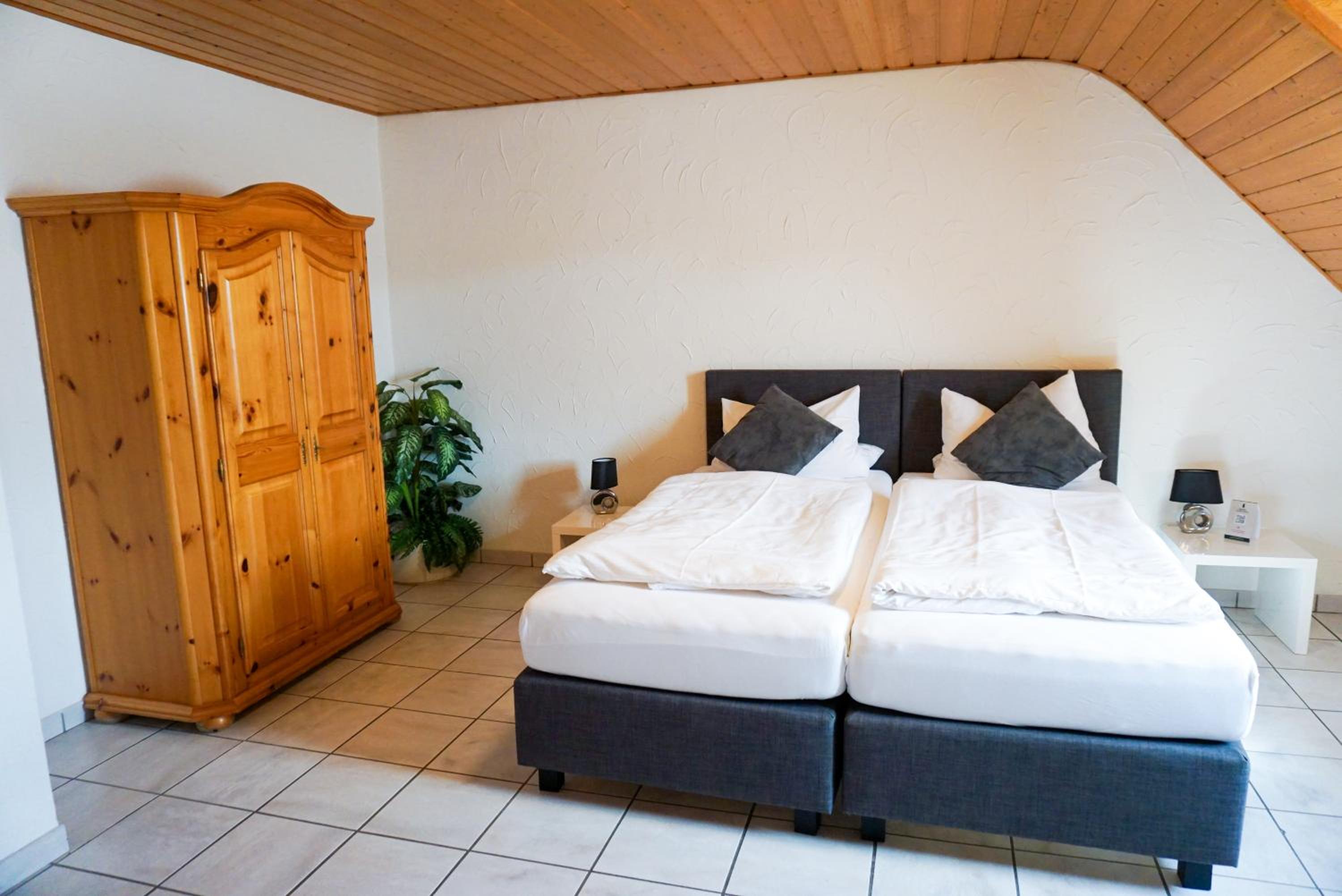 Double Room - Photo 3