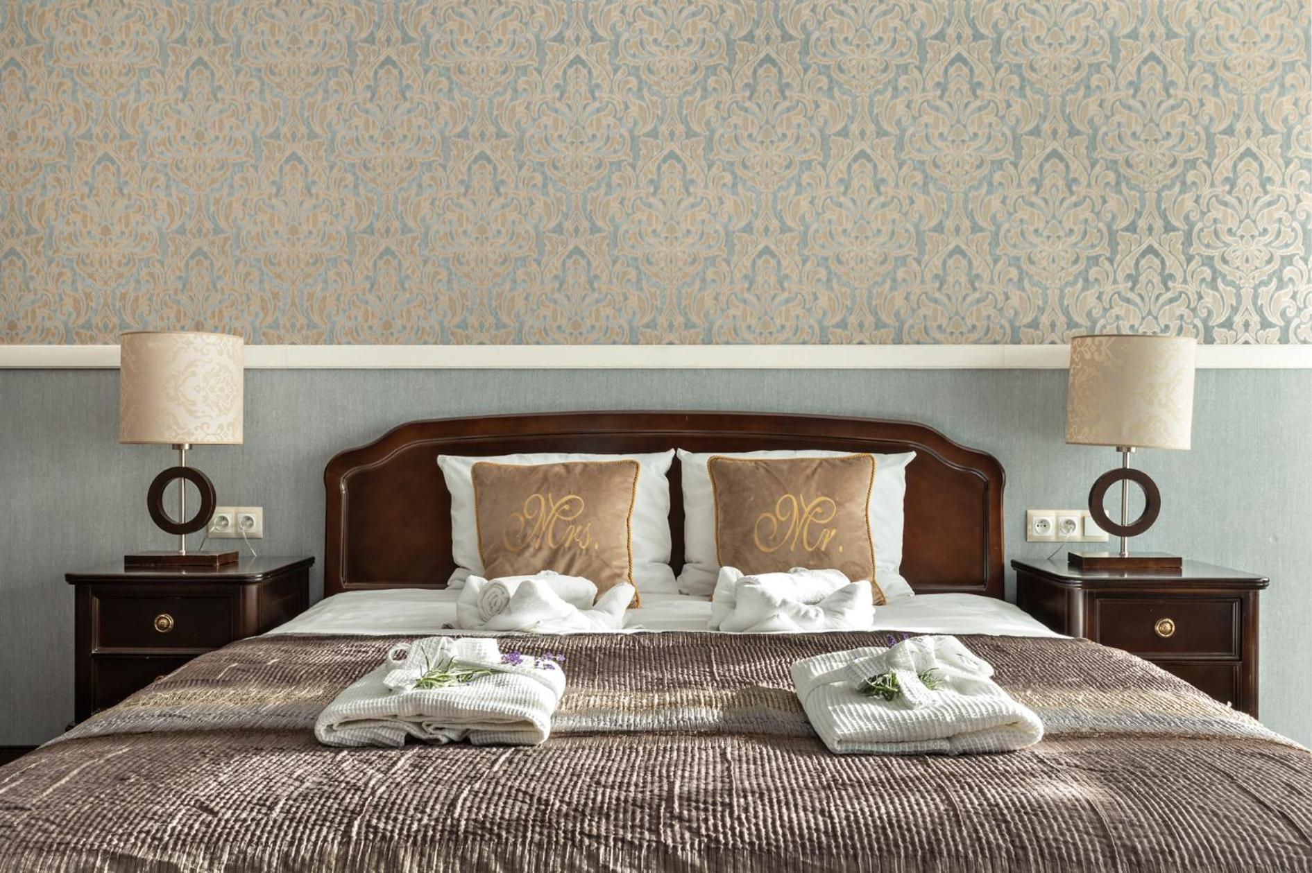 Deluxe Double Room with Balcony - Photo 1