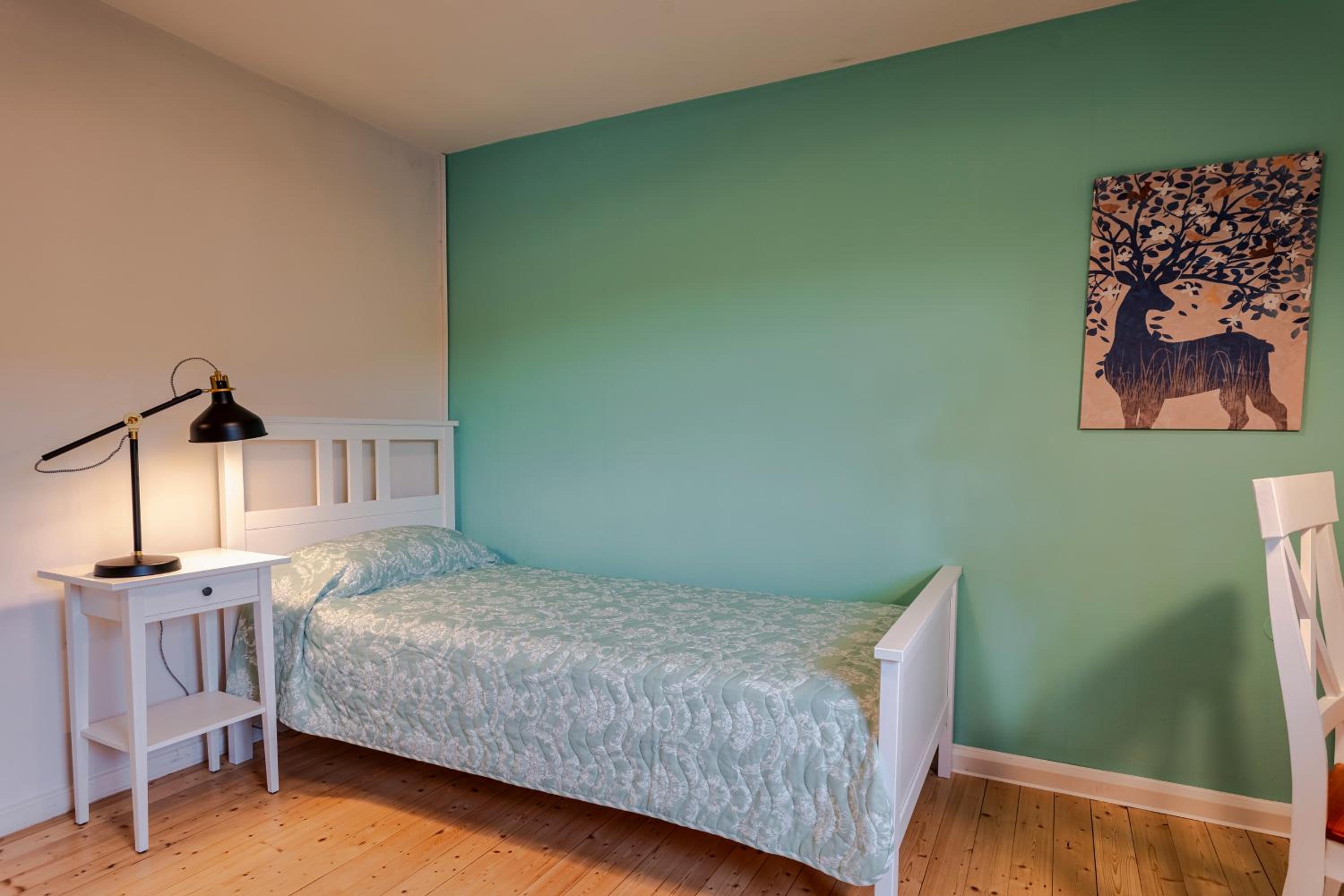 Single Room with Shared Shower and Toilet photo 1