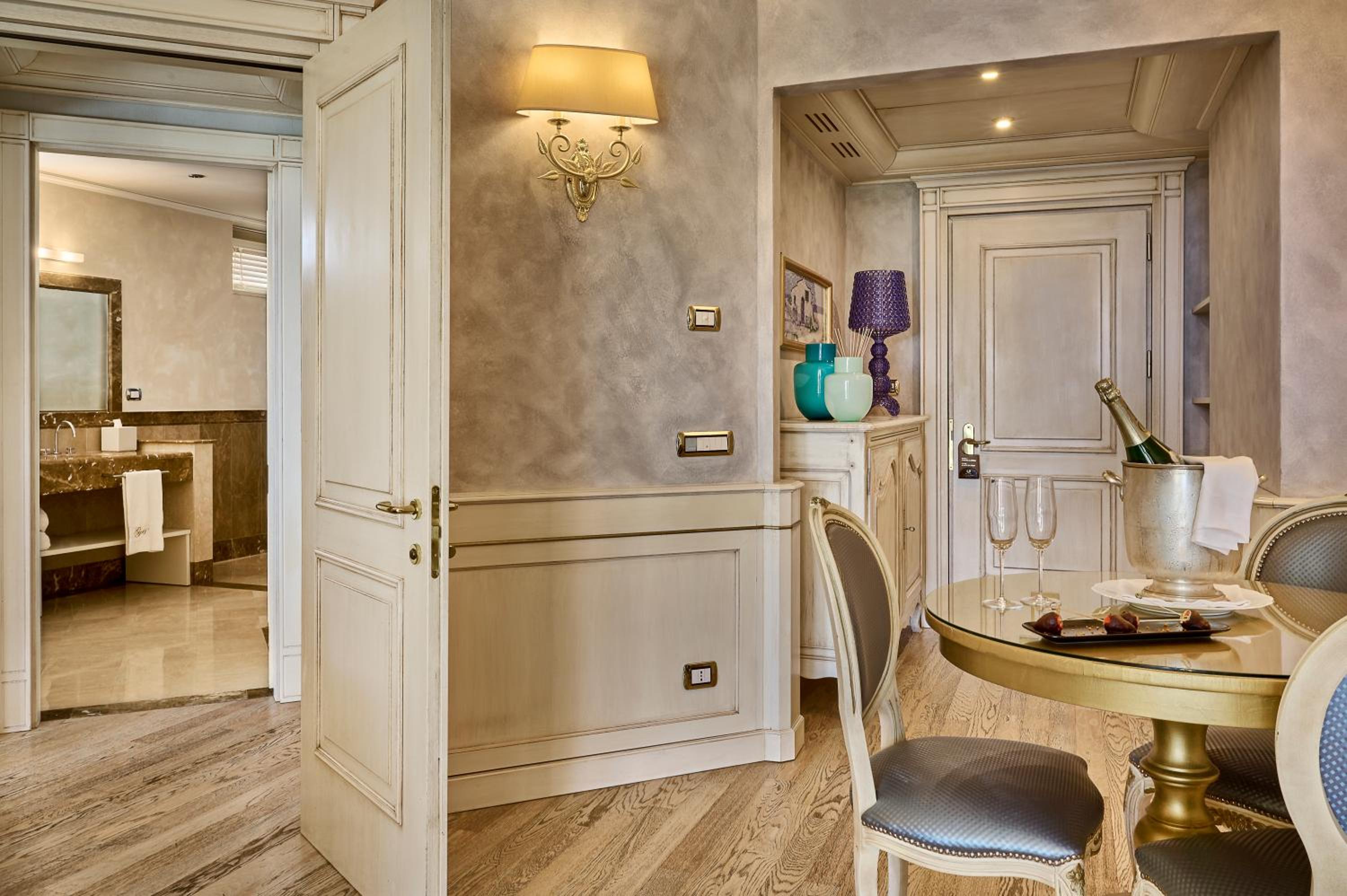 Suite - Photo 4