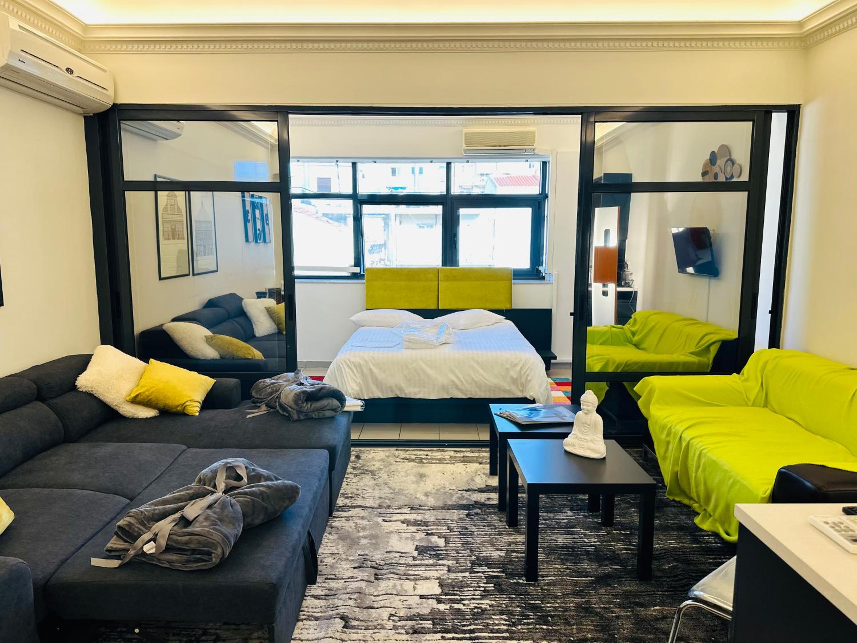 One-Bedroom Apartment