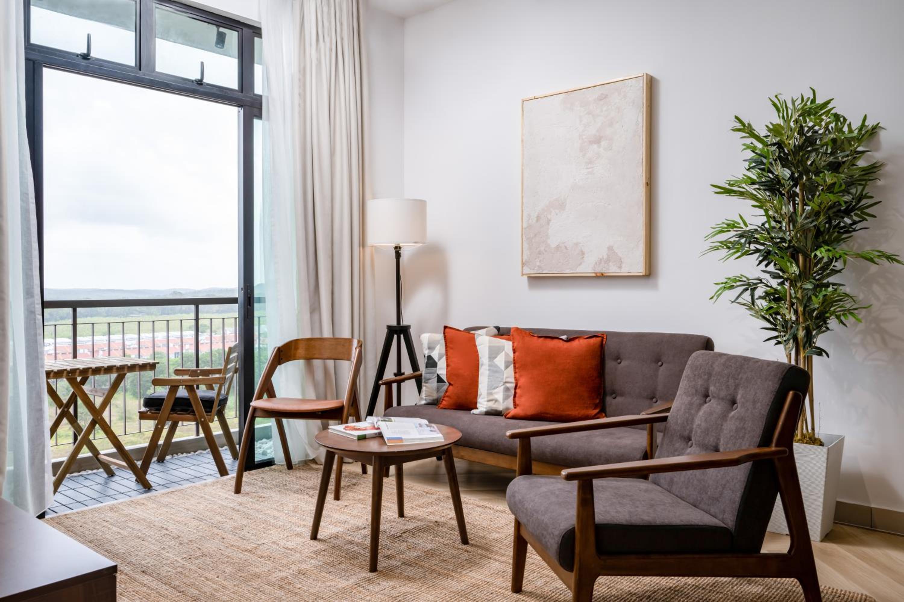 Apartment with Mountain View