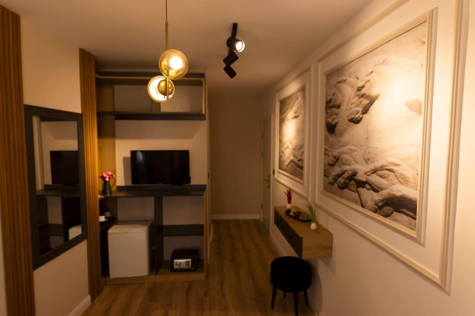 Family Room - Photo 5