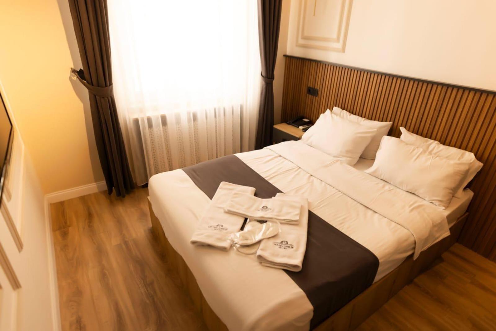 Large Double Room - Photo 5