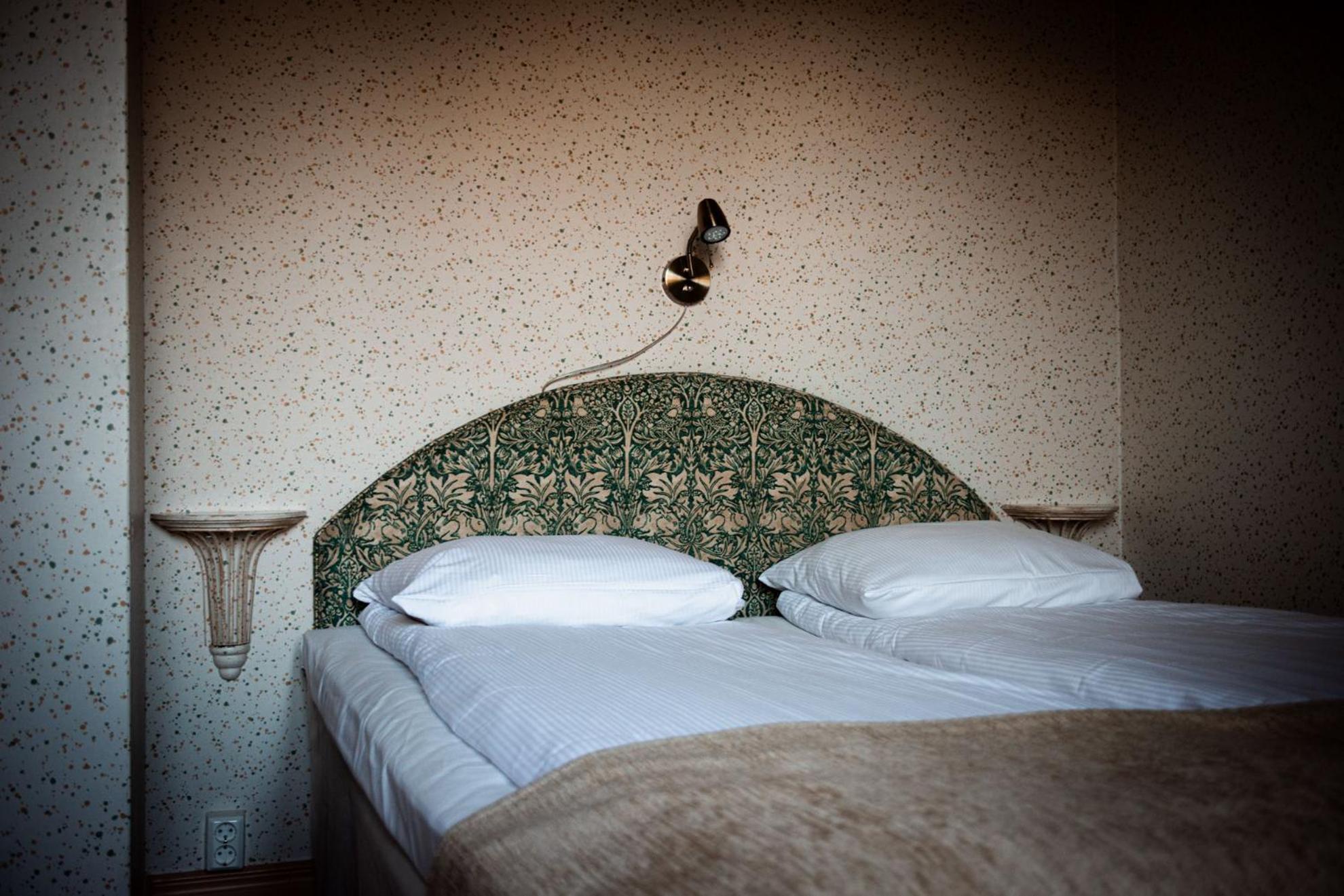 Small Twin Room - Photo 1