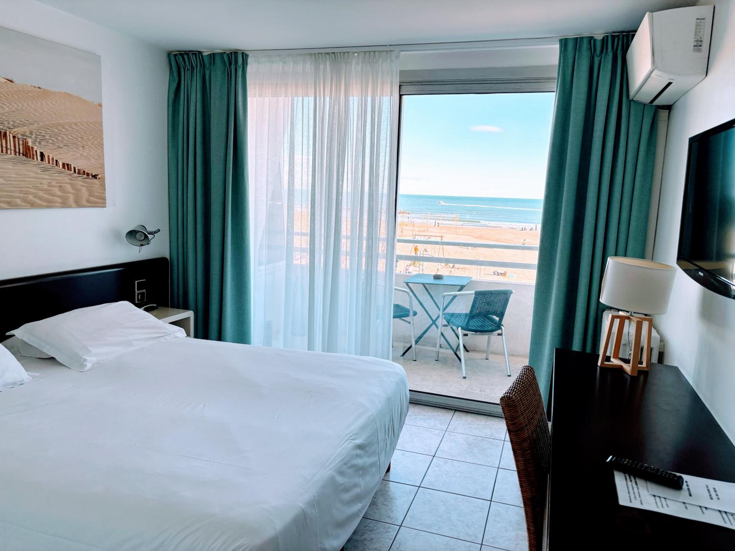 Double Room Facing the Sea - Photo 11