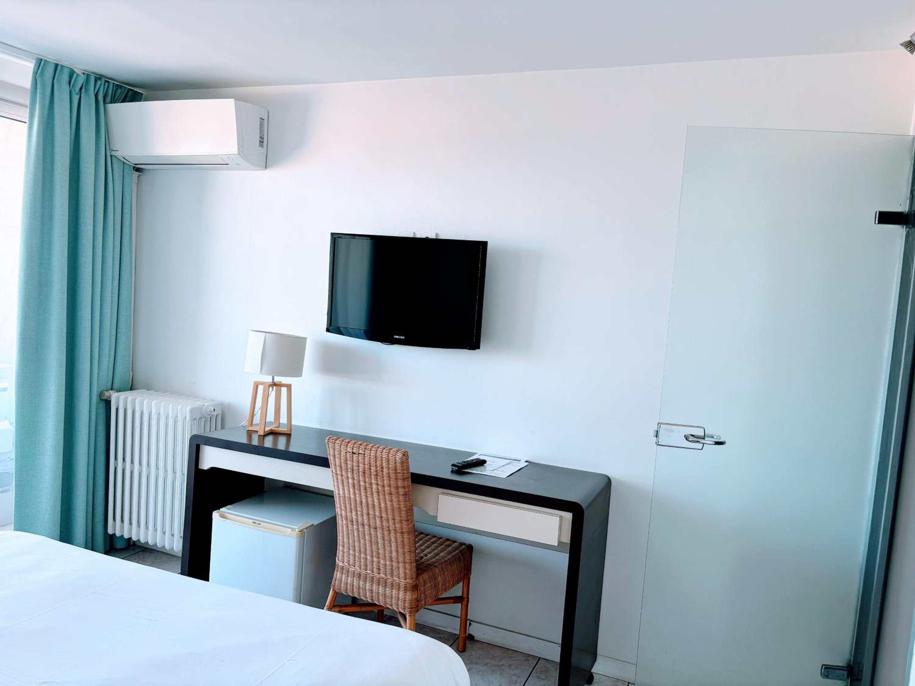 Double Room Facing the Sea - Photo 9