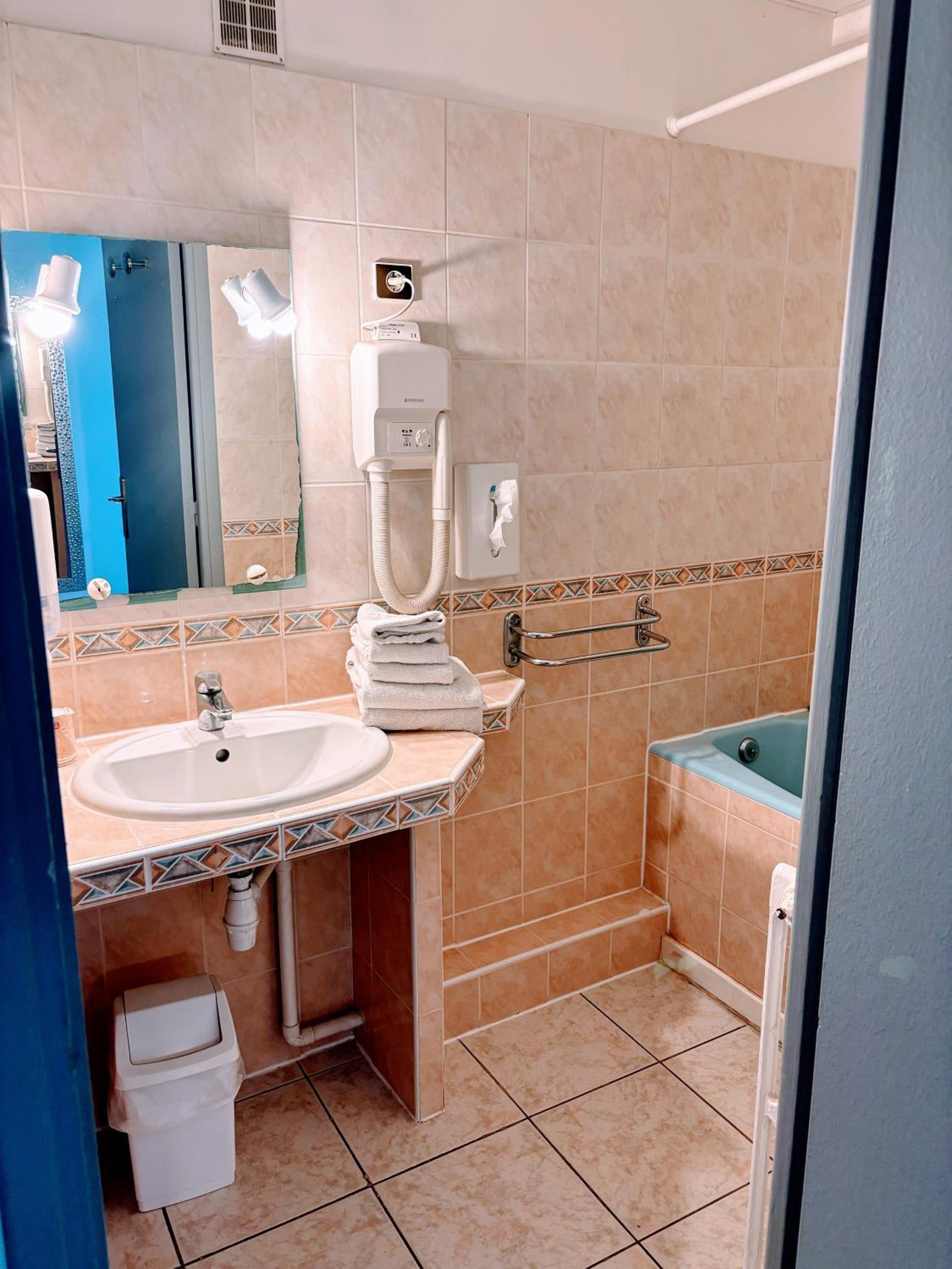 Double Room Facing the Sea - Photo 3