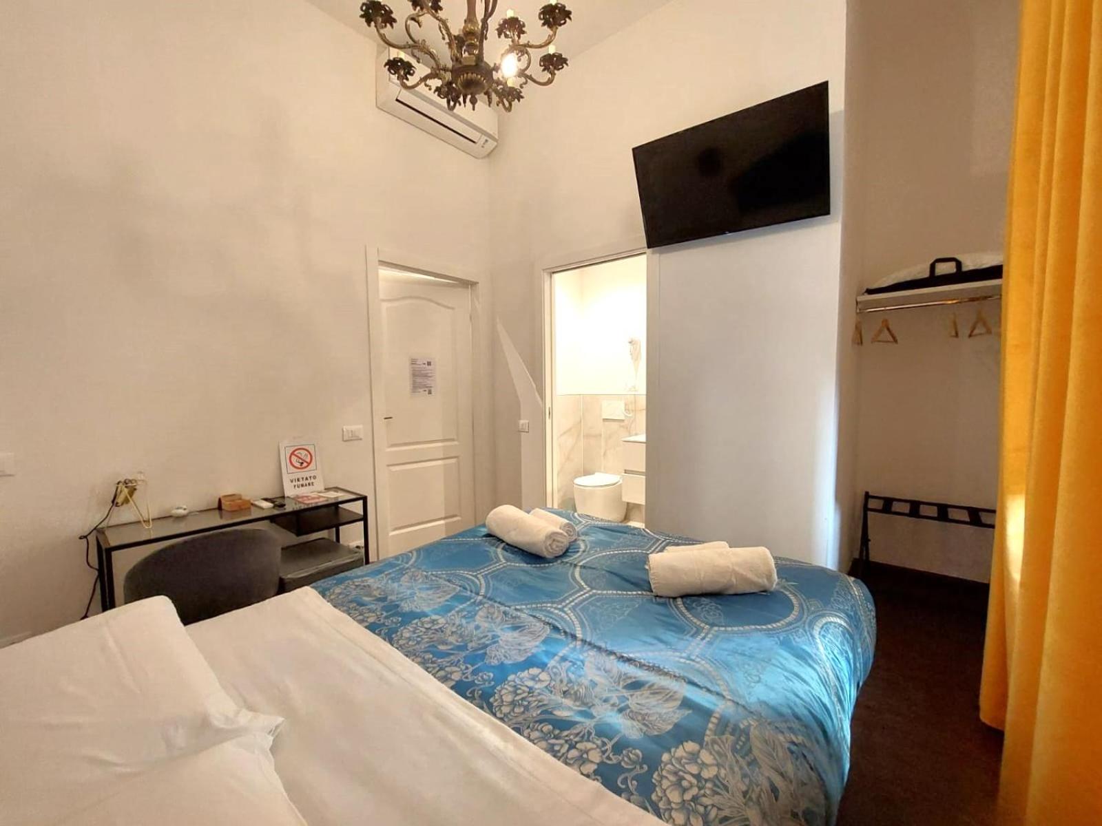 Small Double Room photo 3