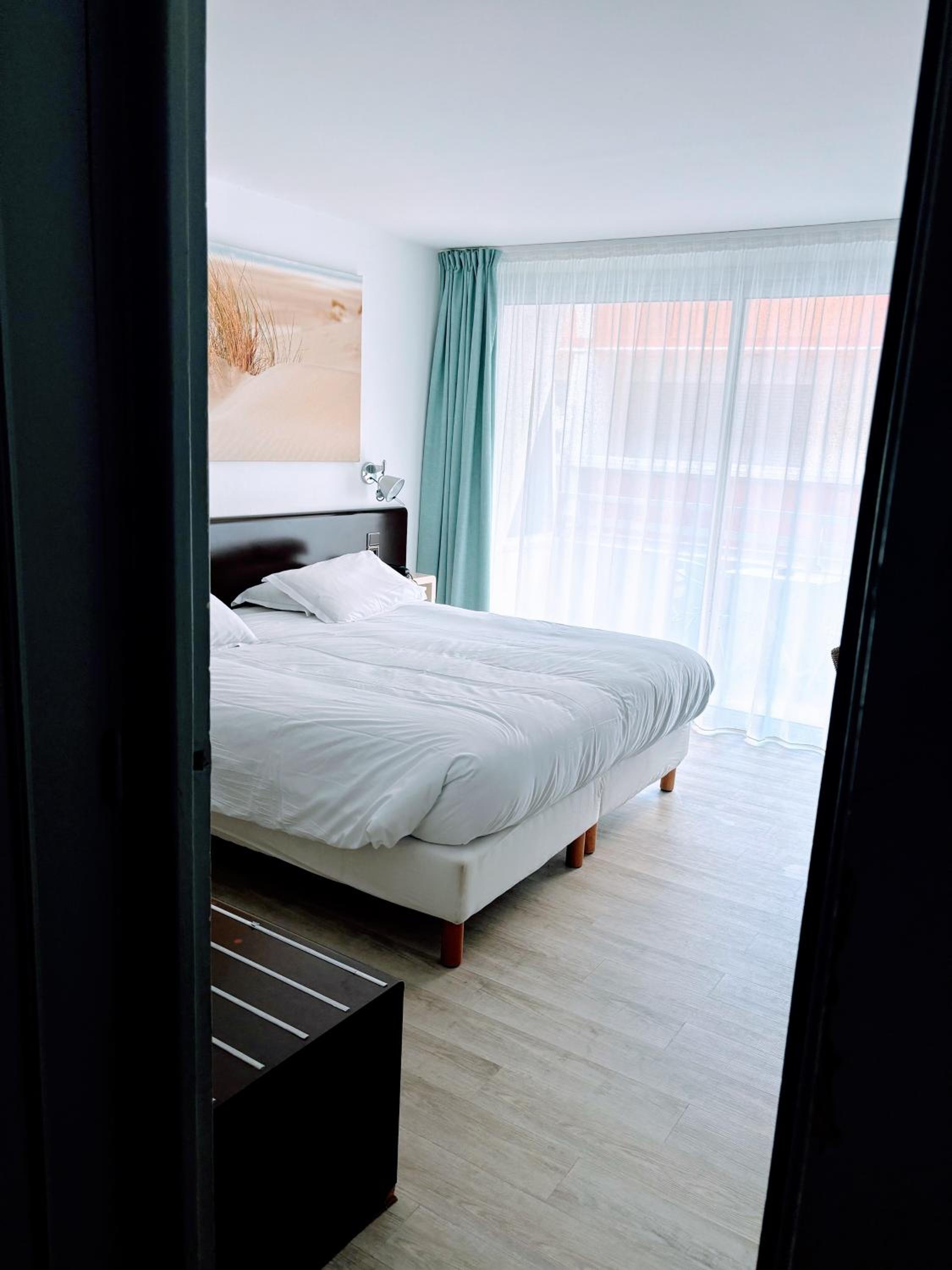 Double Room with Partial Sea View - Photo 8