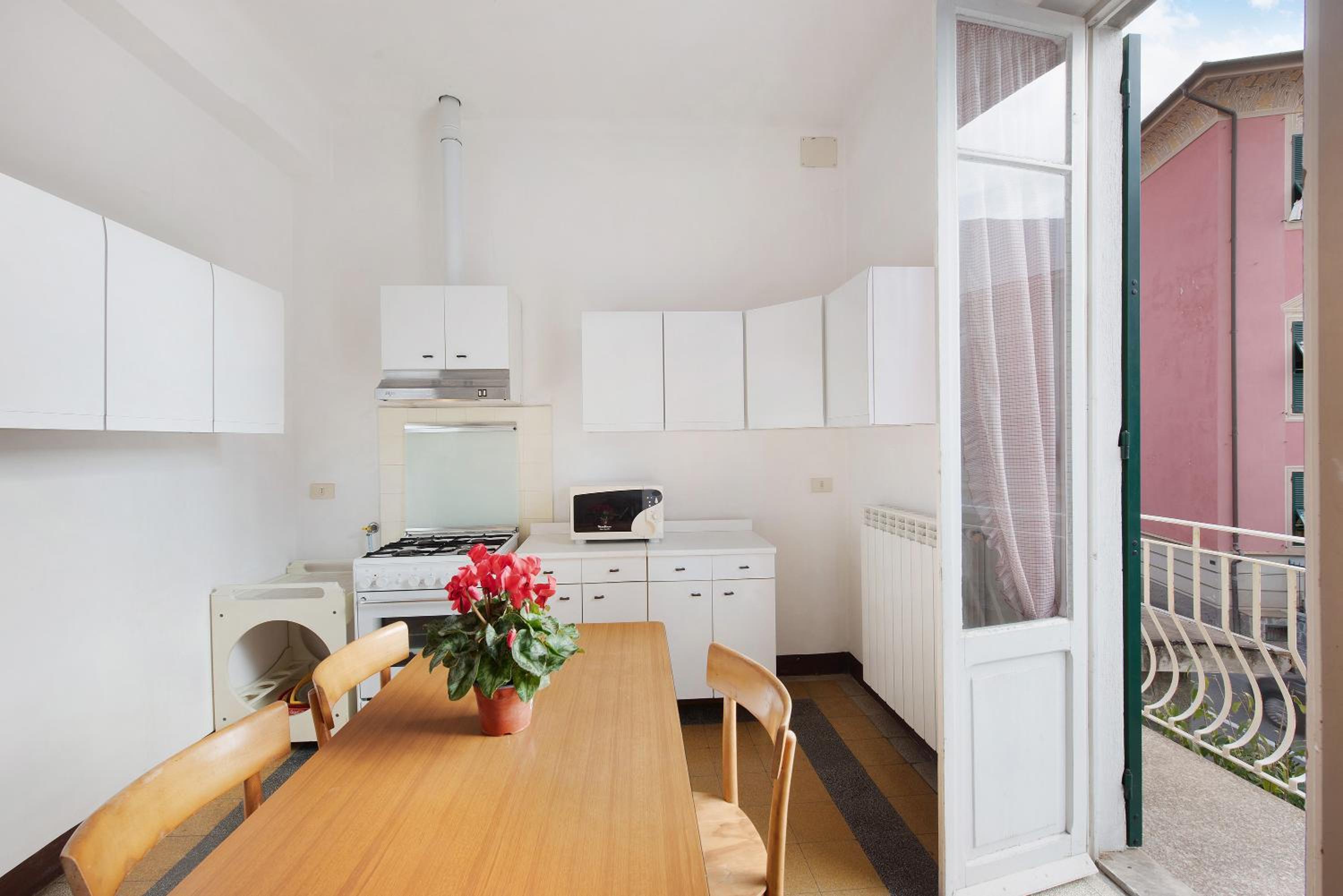 Three-Bedroom Premium Apartment with Balcony photo 3