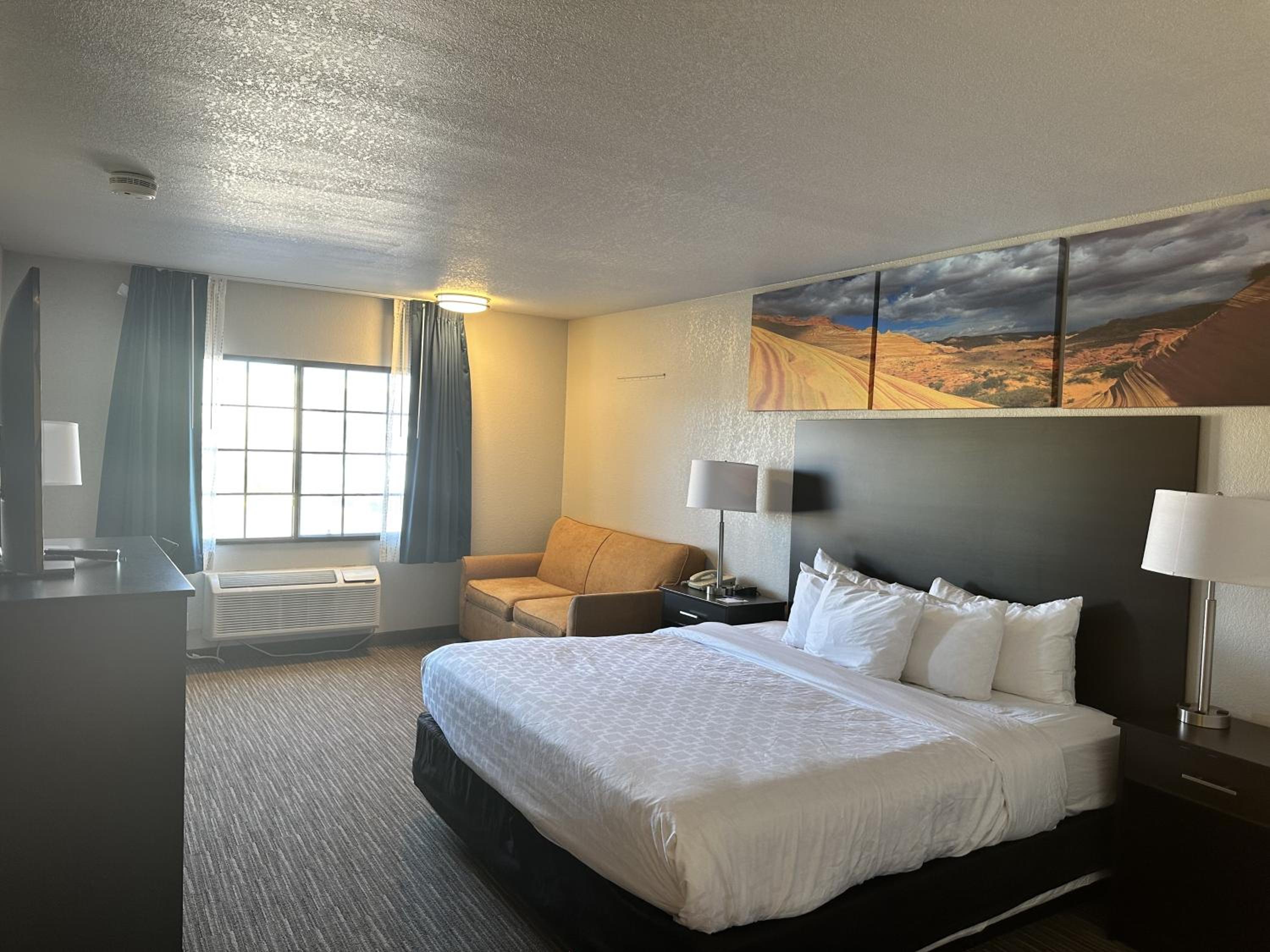 King Room with Pool View - Non-Smoking photo 1